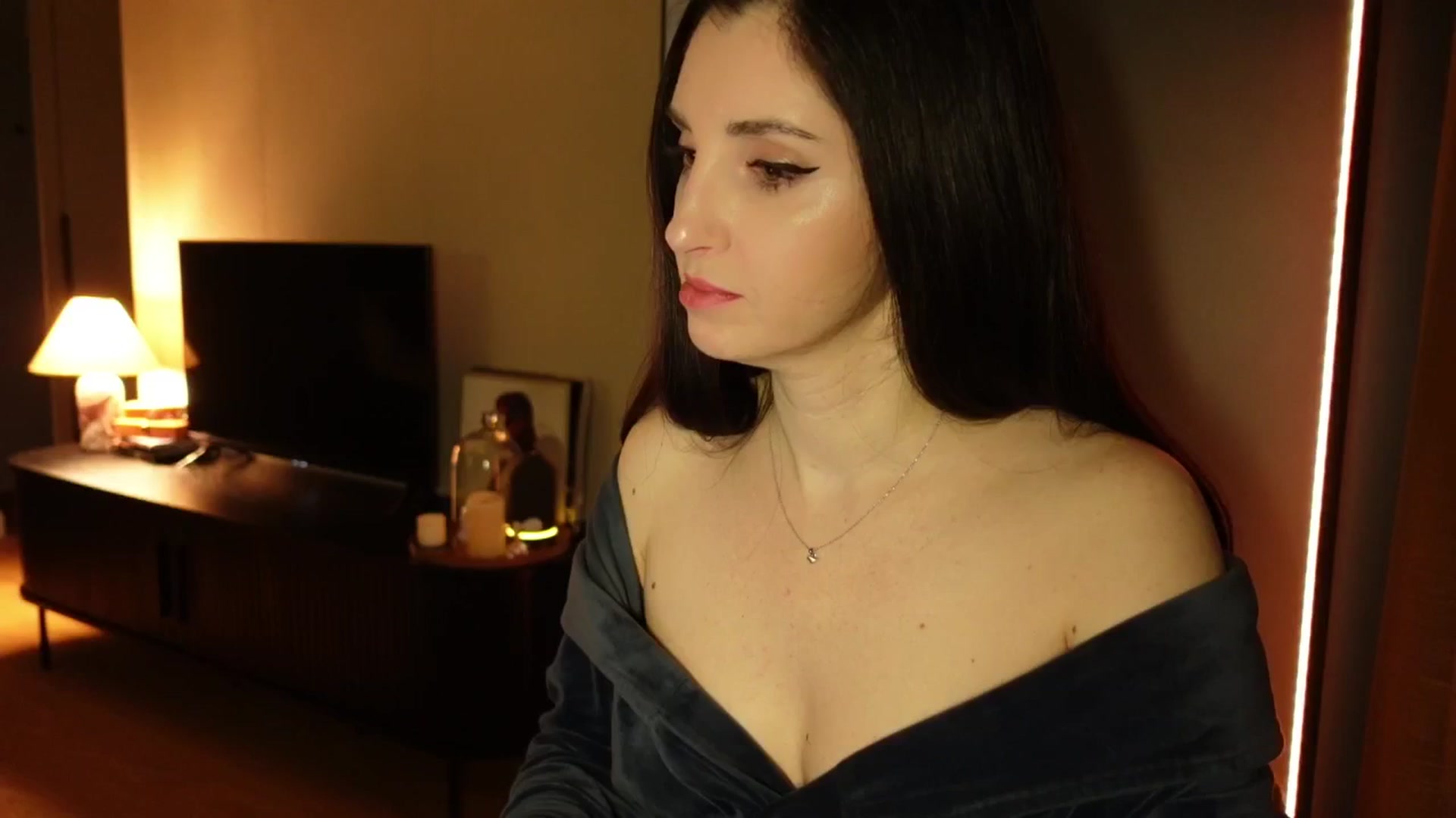 Gallery image thumbnail from Maddie's myfreecams stream on, 04/04/2025, 02:35 image 1 of 20