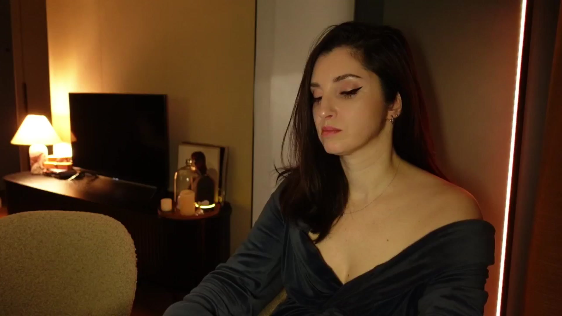 Gallery image thumbnail from Maddie's myfreecams stream on, 04/04/2025, 02:35 image 12 of 20