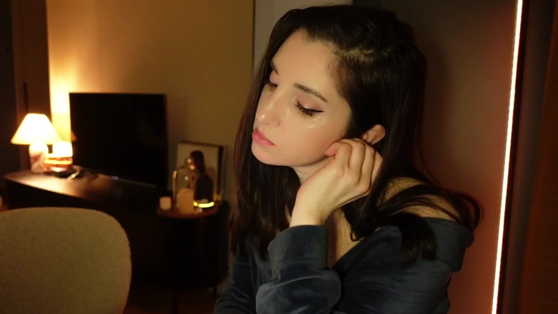 Gallery image thumbnail from Maddie's myfreecams stream on, 04/04/2025, 02:35 image 10 of 20