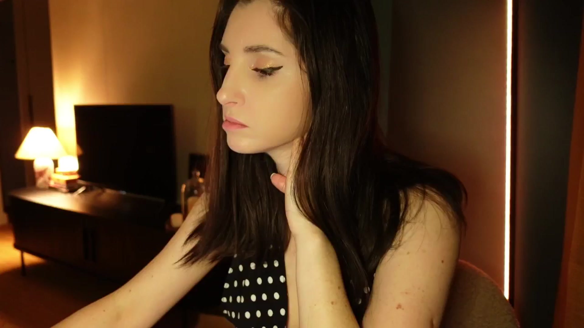 Gallery image thumbnail from Maddie's myfreecams stream on, 04/09/2025, 01:09 image 8 of 20
