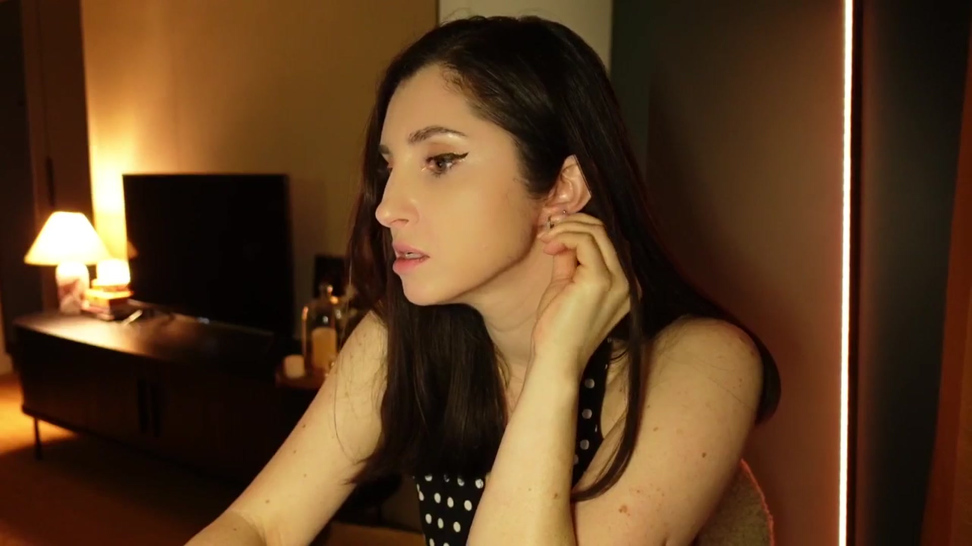 Gallery image thumbnail from Maddie's myfreecams stream on, 04/09/2025, 01:09 image 19 of 20