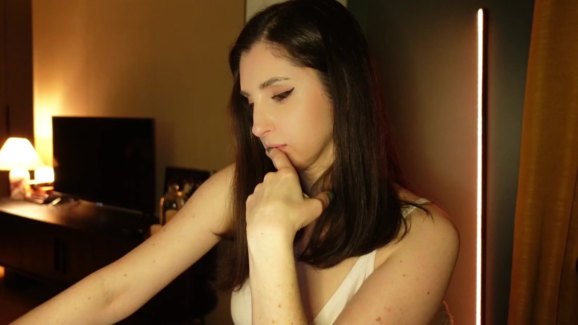 Gallery image thumbnail from Maddie's myfreecams stream on, 04/16/2025, 24:02 image 15 of 20