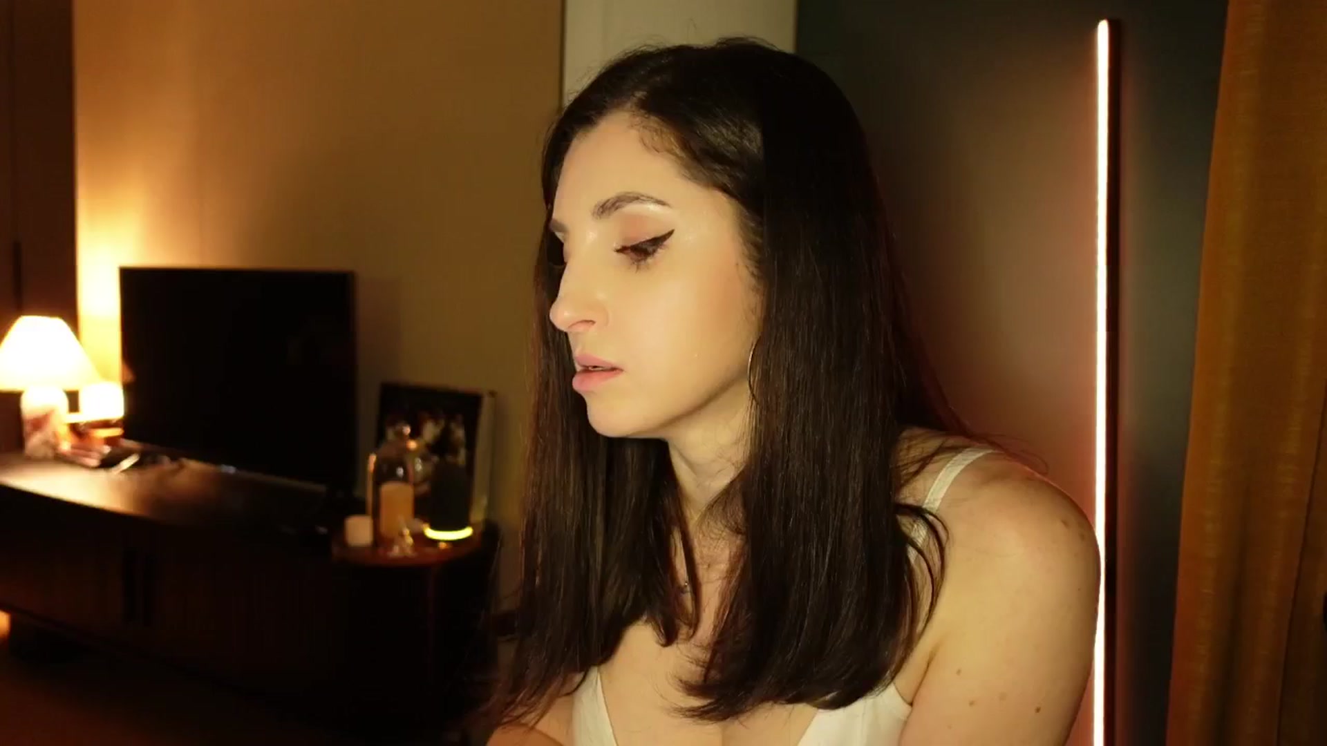 Gallery image thumbnail from Maddie's myfreecams stream on, 04/16/2025, 24:02 image 16 of 20