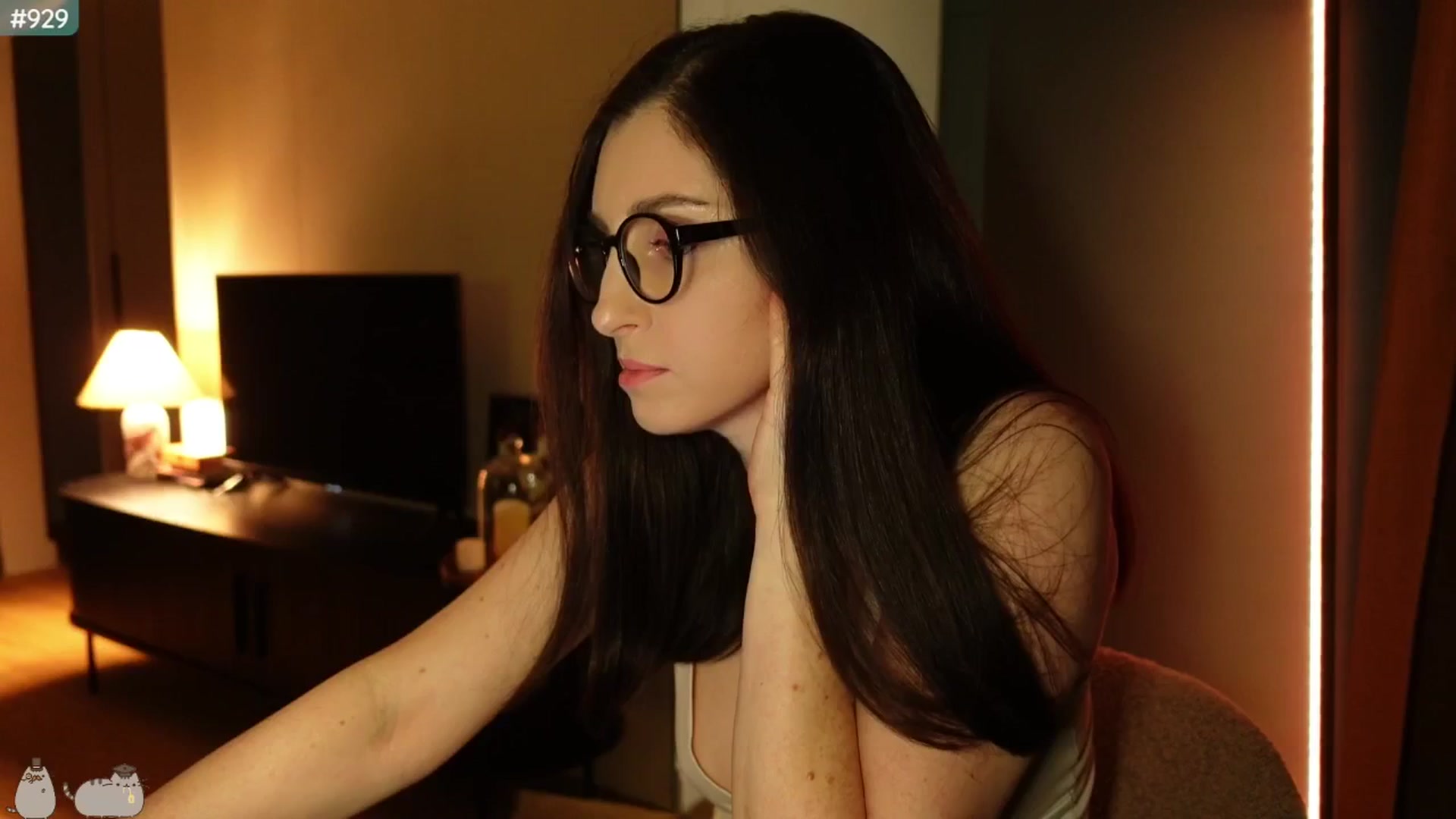 Gallery image thumbnail from Maddie's myfreecams stream on, 05/01/2025, 24:01 image 5 of 20