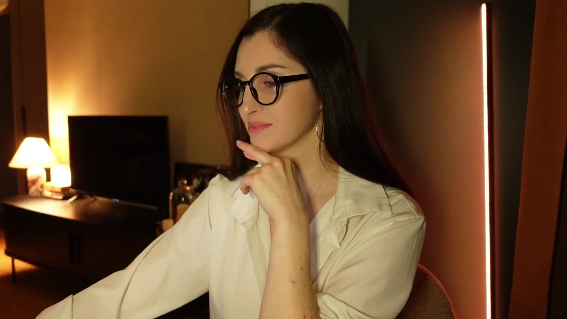 Gallery image thumbnail from Maddie's myfreecams stream on, 05/06/2025, 24:05 image 16 of 20