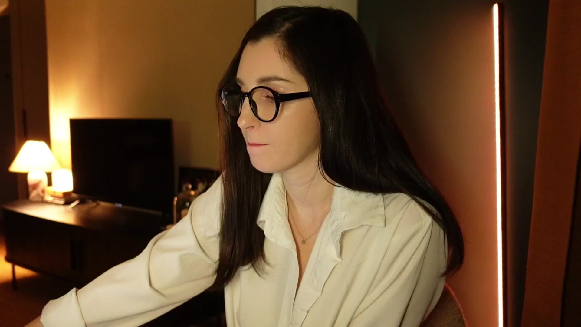 Gallery image thumbnail from Maddie's myfreecams stream on, 05/06/2025, 24:05 image 19 of 20