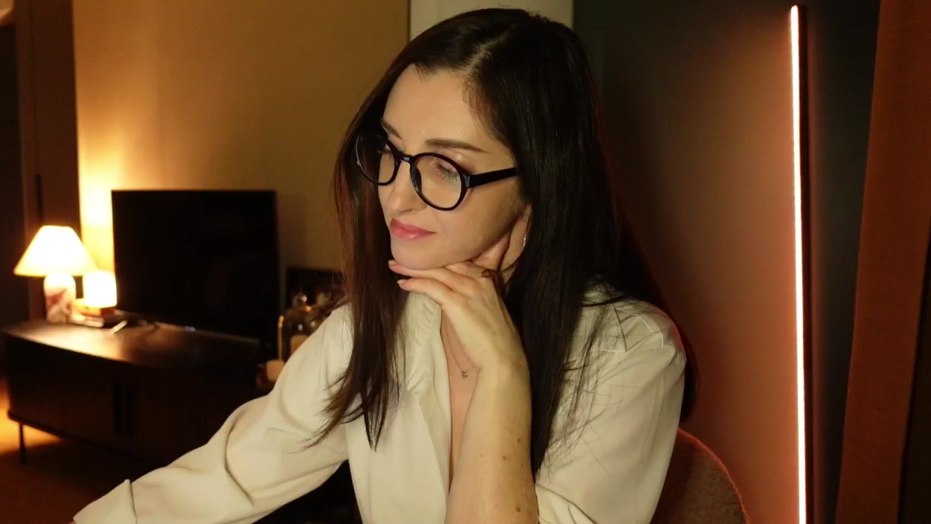 Gallery image thumbnail from Maddie's myfreecams stream on, 05/06/2025, 24:05 image 18 of 20
