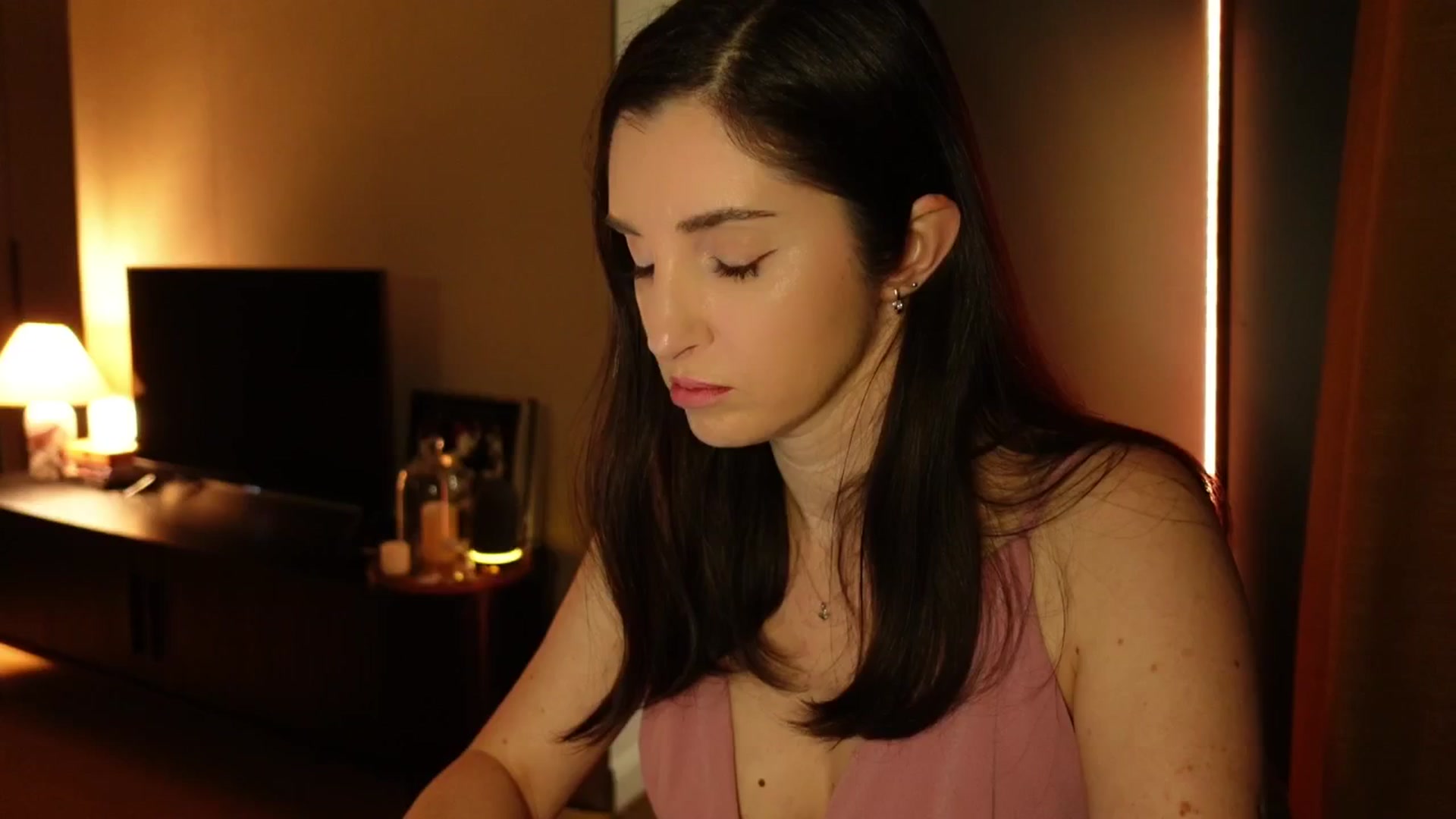 Gallery image thumbnail from Maddie's myfreecams stream on, 05/22/2025, 24:01 image 10 of 20