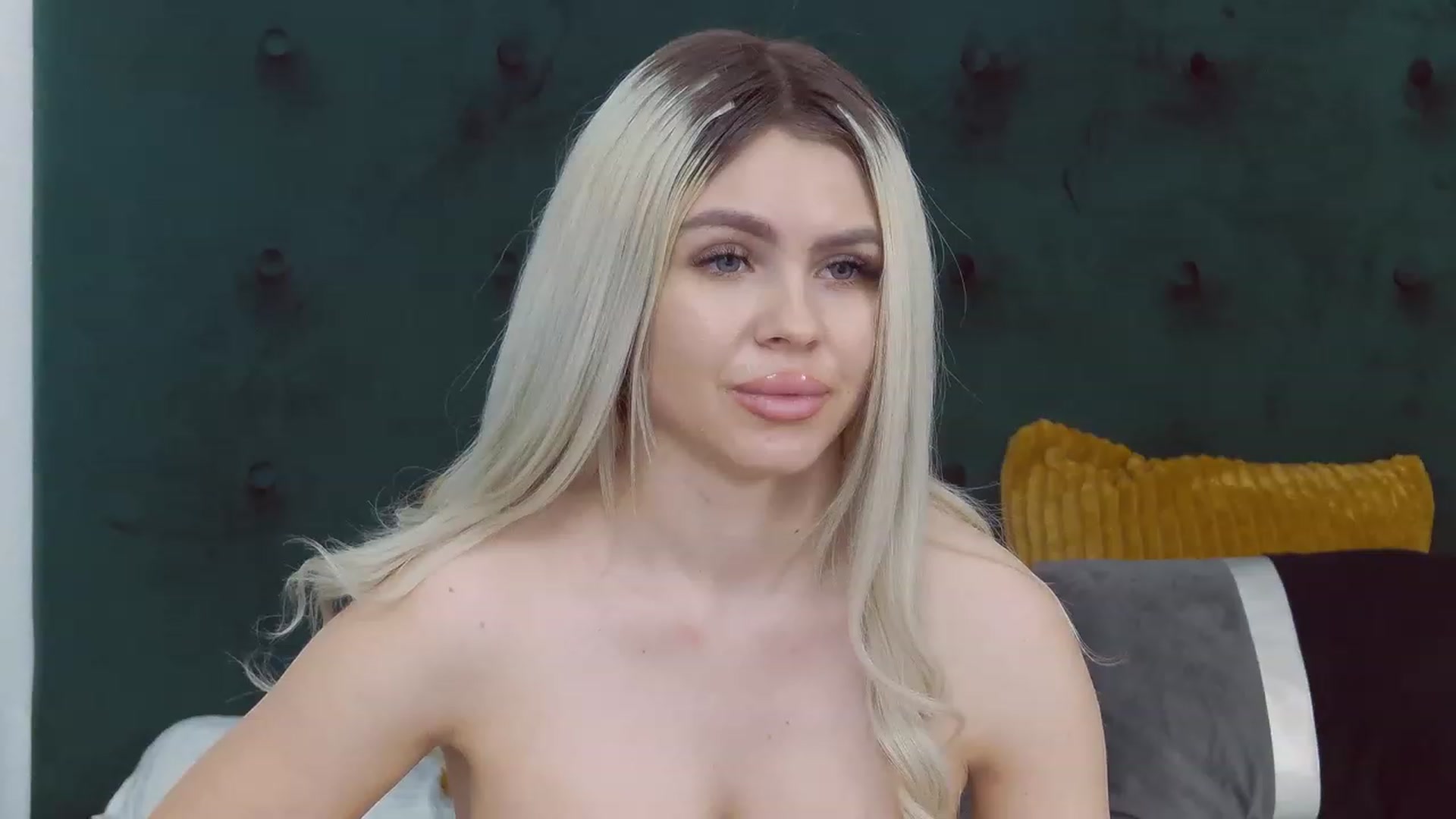 Gallery image thumbnail from MaddieJordan's myfreecams stream on, 01/06/2023, 10:19 image 16 of 20