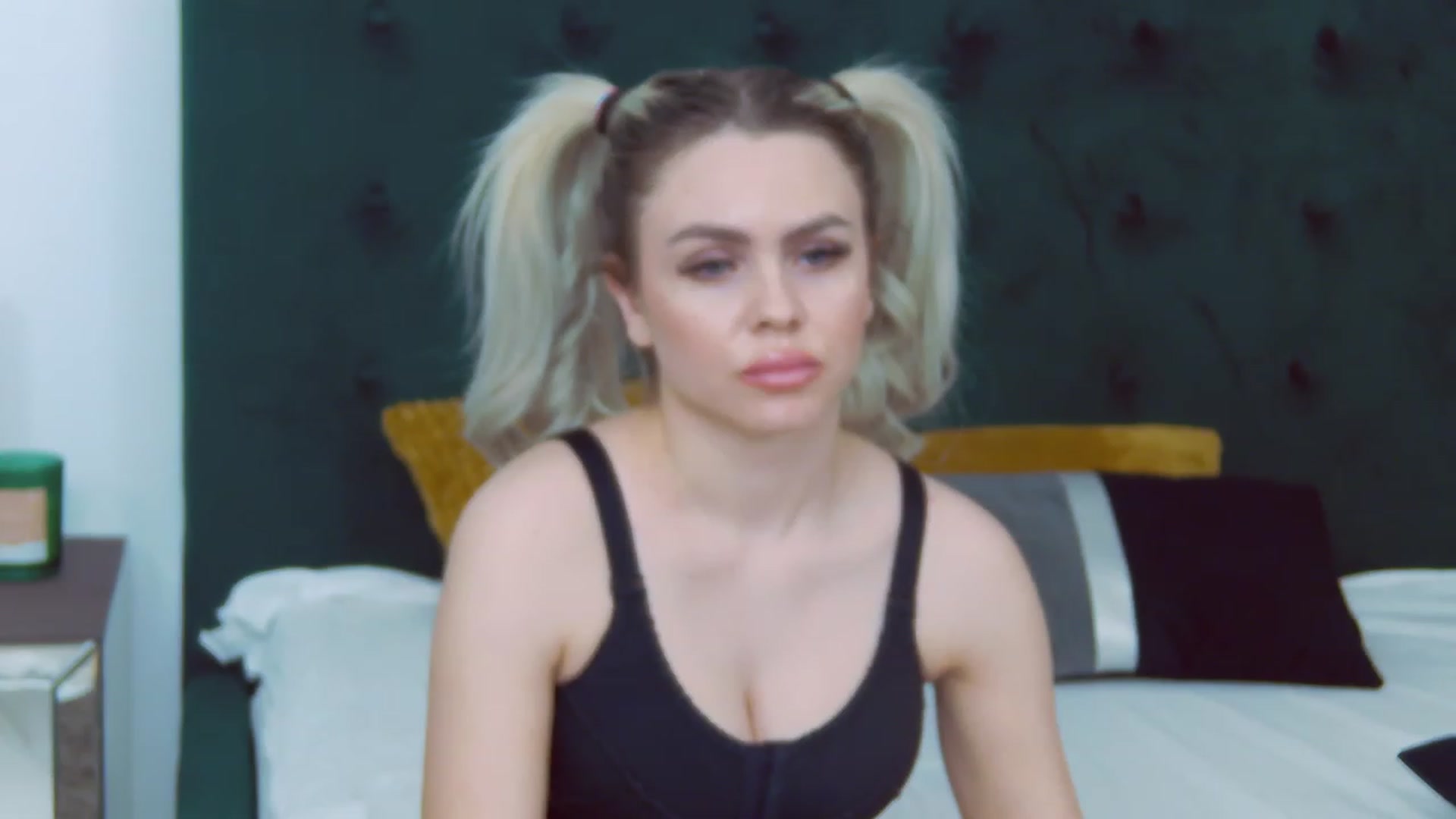 Gallery image thumbnail from MaddieJordan's myfreecams stream on, 01/08/2023, 17:03 image 10 of 20
