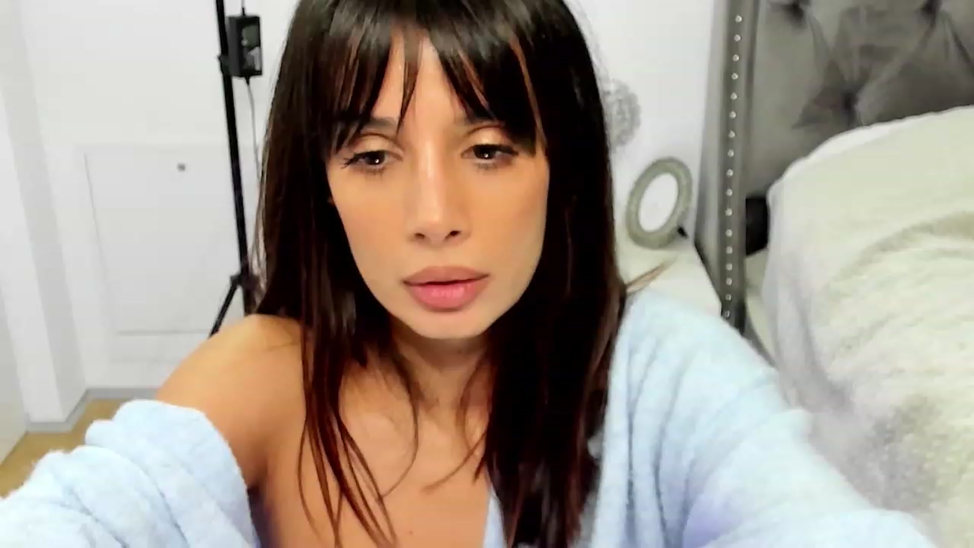 Gallery image thumbnail from MaddieRo's myfreecams stream on, 12/02/2022, 17:38 image 20 of 20