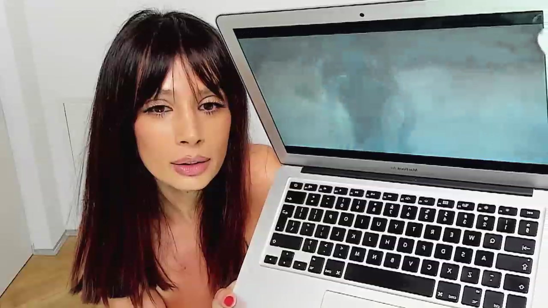 Gallery image thumbnail from MaddieRo's myfreecams stream on, 12/12/2022, 20:06 image 18 of 20