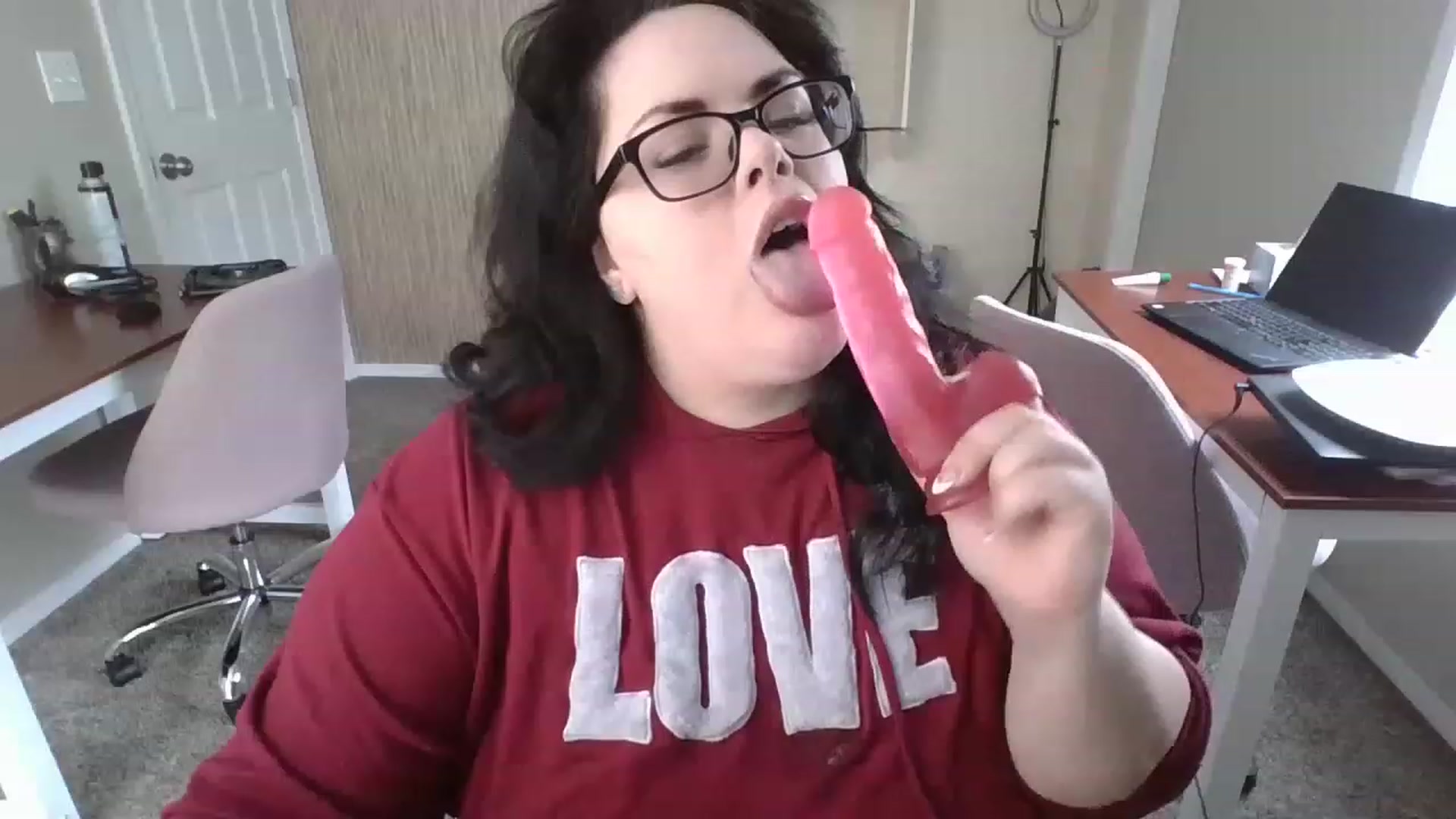 Gallery image thumbnail from Maddietay's myfreecams stream on, 04/30/2023, 23:45 image 11 of 20