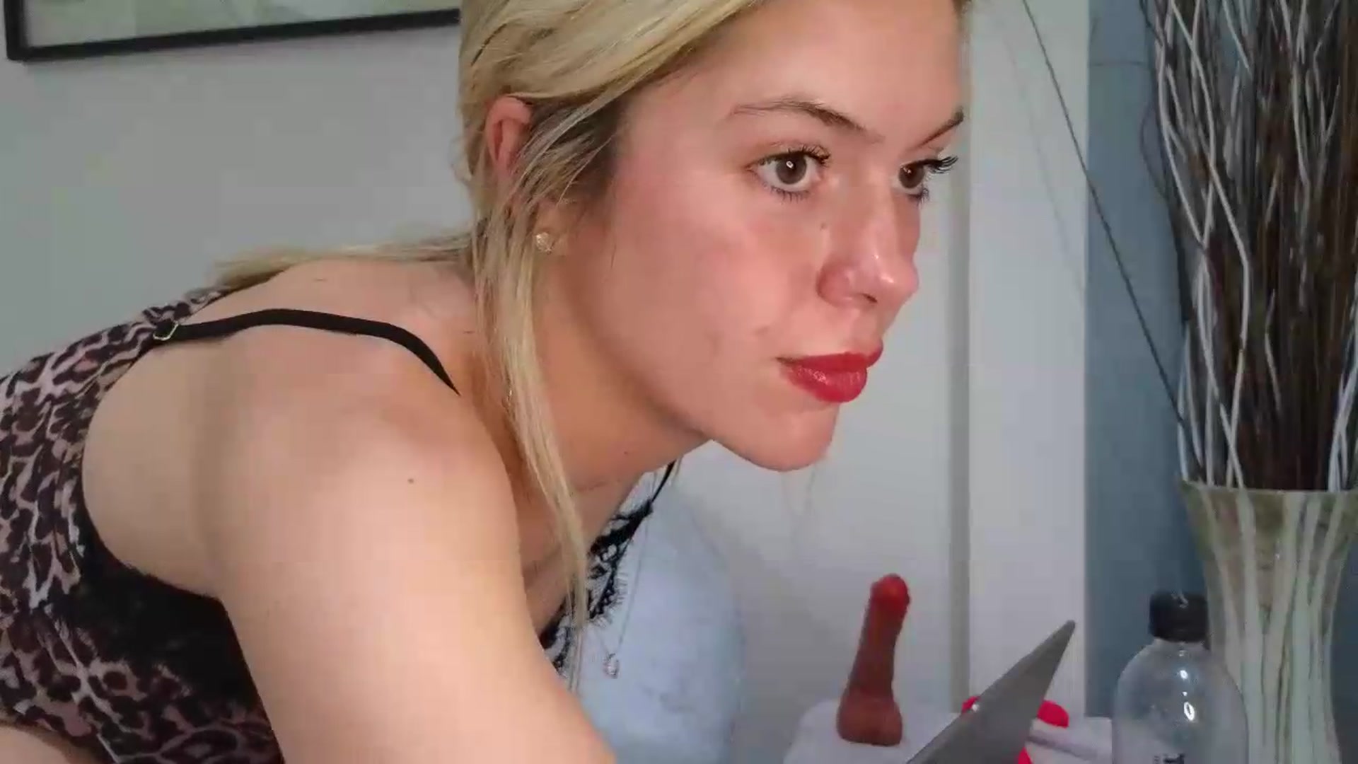 Gallery image thumbnail from MaddyMarie's myfreecams stream on, 08/03/2026, 03:10 image 5 of 20