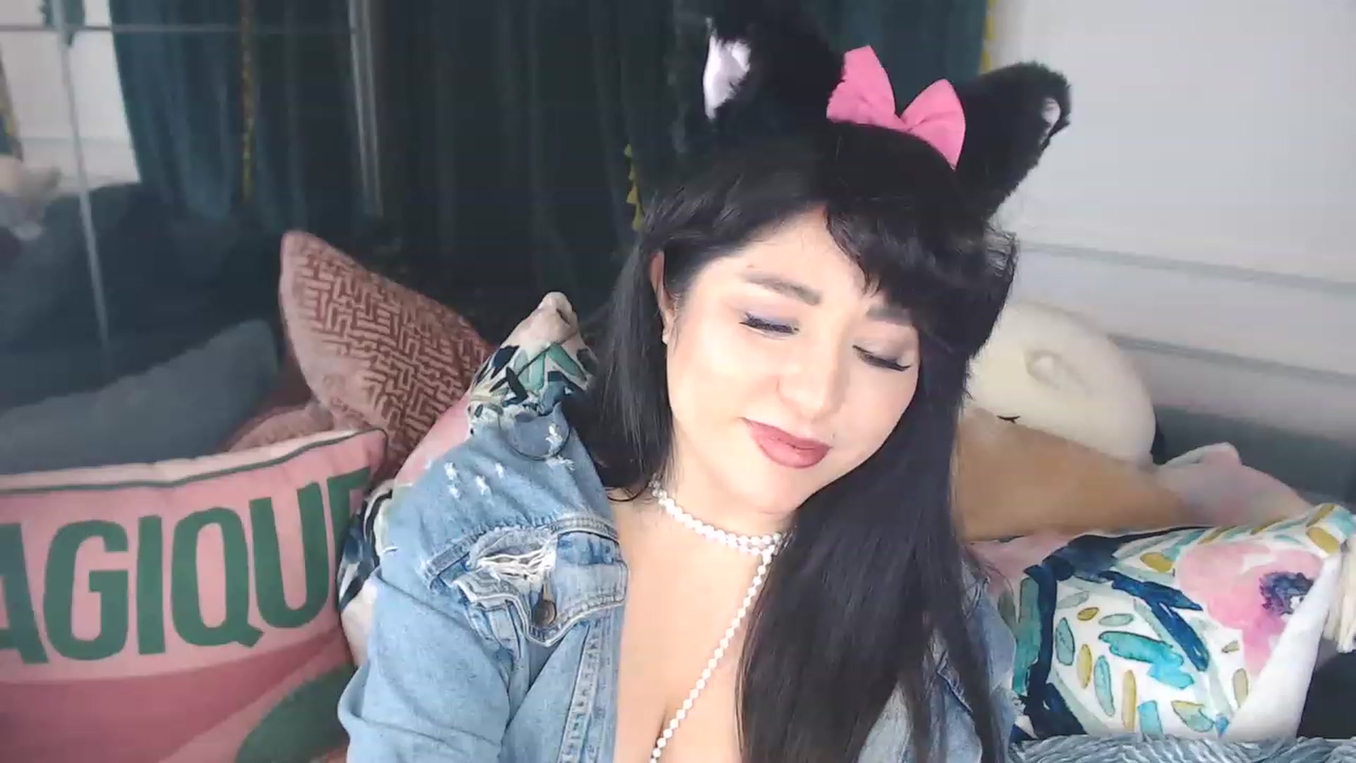 Gallery image thumbnail from MaddyWinters's myfreecams stream on, 12/01/2022, 10:23 image 18 of 20