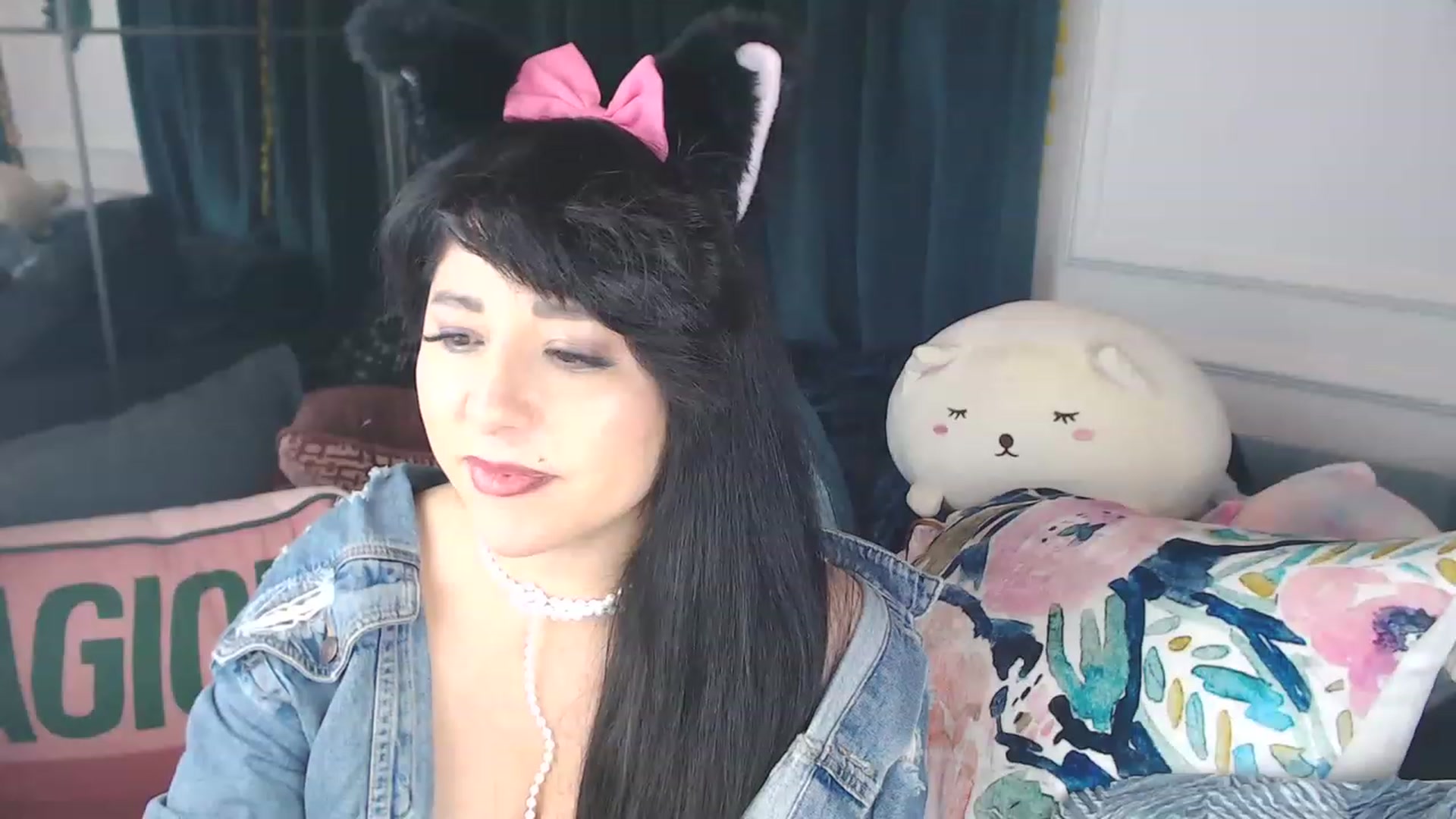Gallery image thumbnail from MaddyWinters's myfreecams stream on, 12/01/2022, 10:23 image 19 of 20