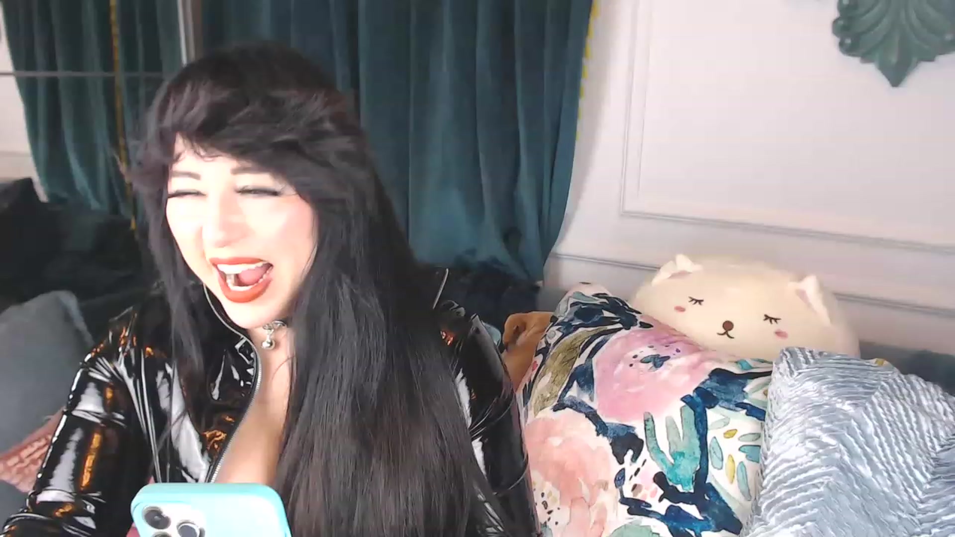 Gallery image thumbnail from MaddyWinters's myfreecams stream on, 12/02/2022, 14:04 image 1 of 20