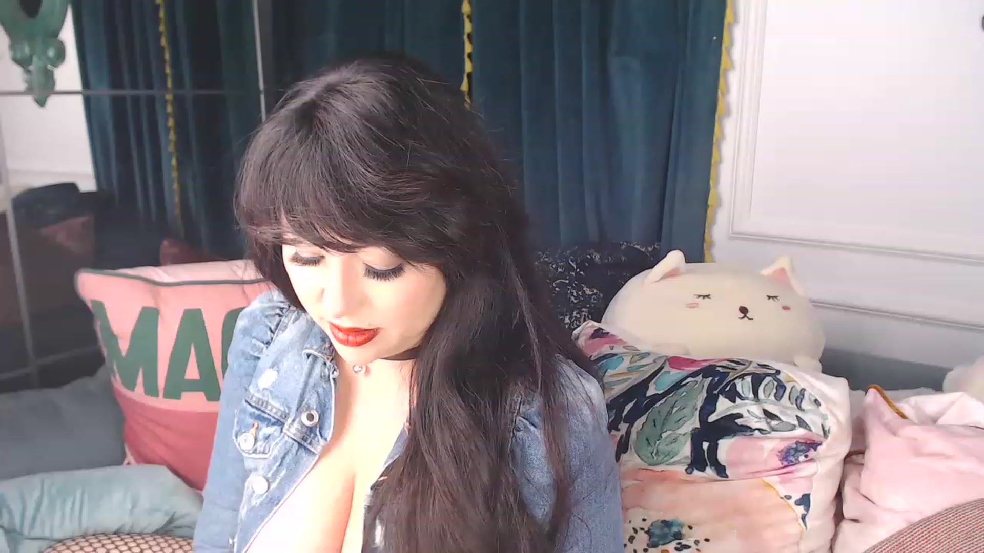 Gallery image thumbnail from MaddyWinters's myfreecams stream on, 12/16/2022, 11:33 image 1 of 20