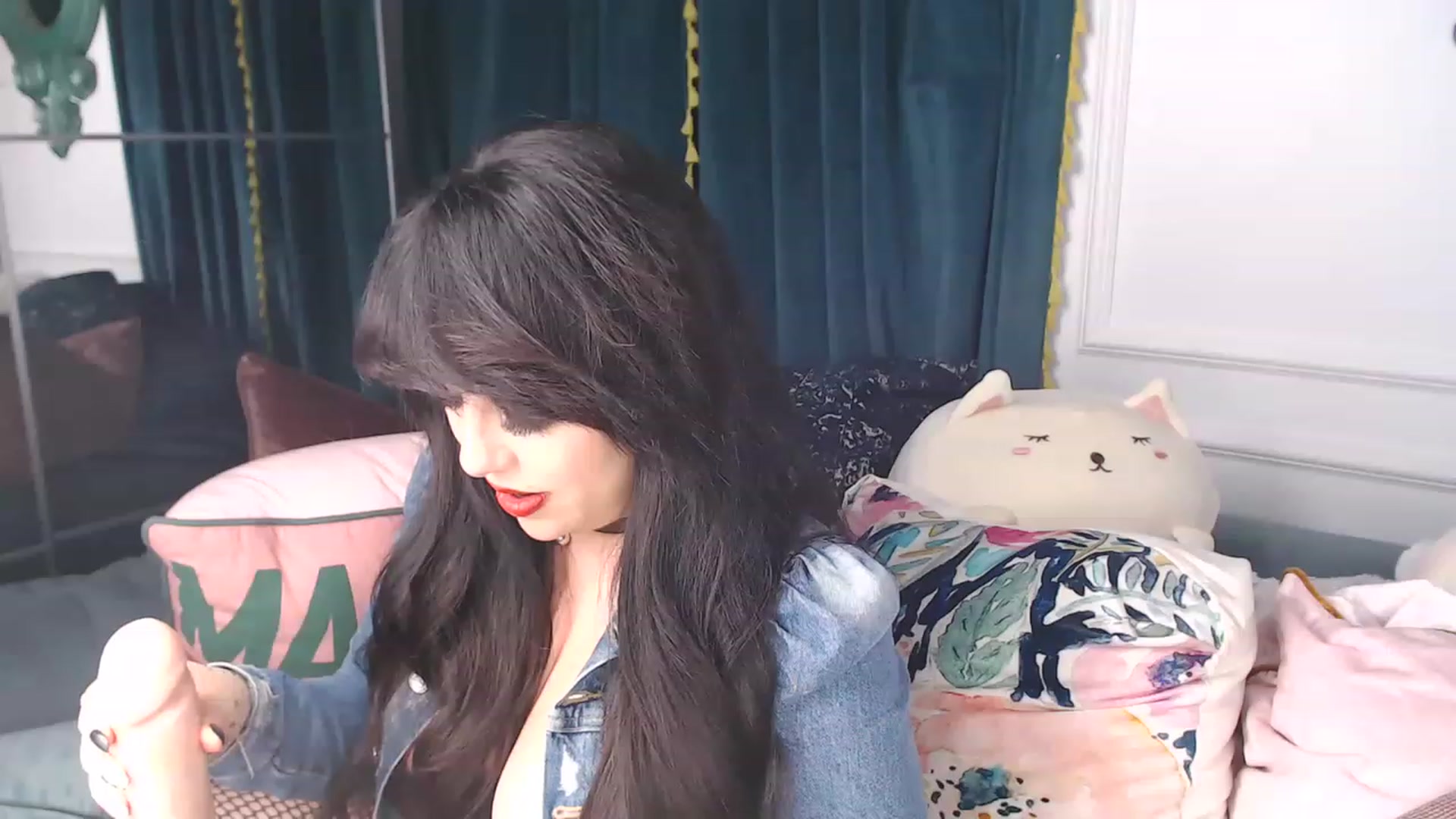 Gallery image thumbnail from MaddyWinters's myfreecams stream on, 12/16/2022, 11:33 image 9 of 20