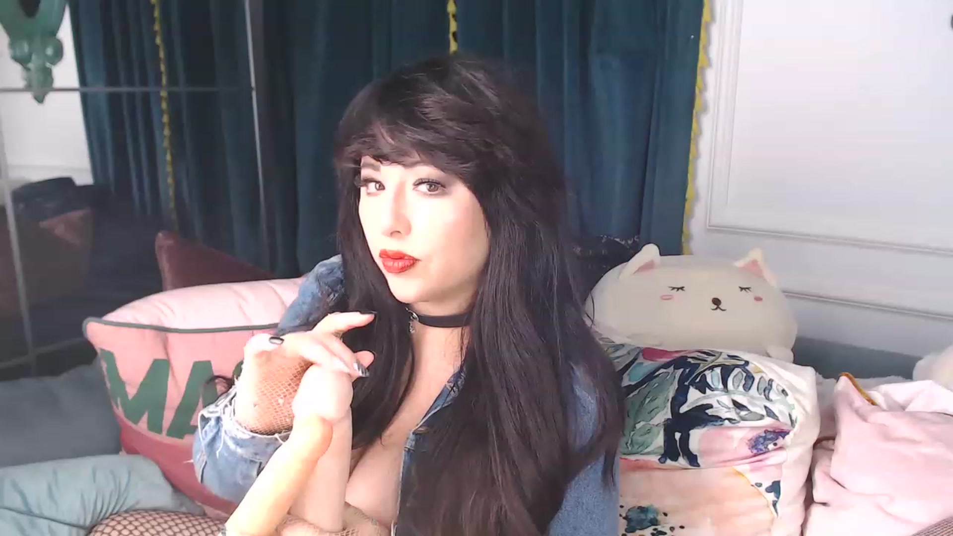 Gallery image thumbnail from MaddyWinters's myfreecams stream on, 12/16/2022, 11:33 image 5 of 20