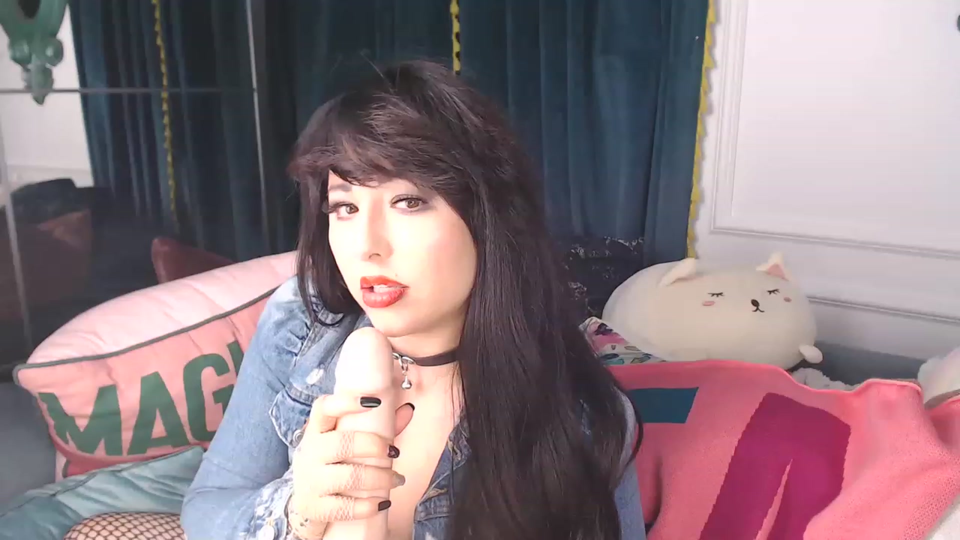 Gallery image thumbnail from MaddyWinters's myfreecams stream on, 12/16/2022, 12:42 image 2 of 20