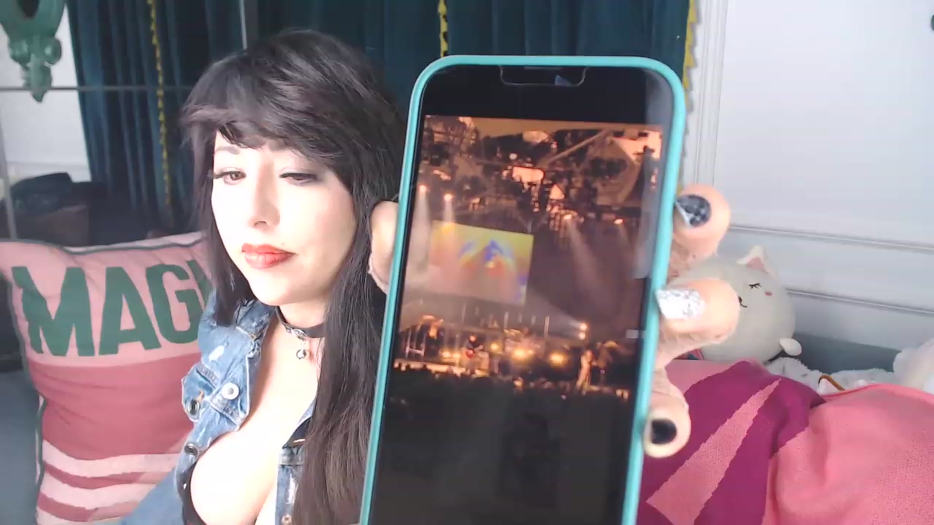 Gallery image thumbnail from MaddyWinters's myfreecams stream on, 12/16/2022, 12:42 image 12 of 20