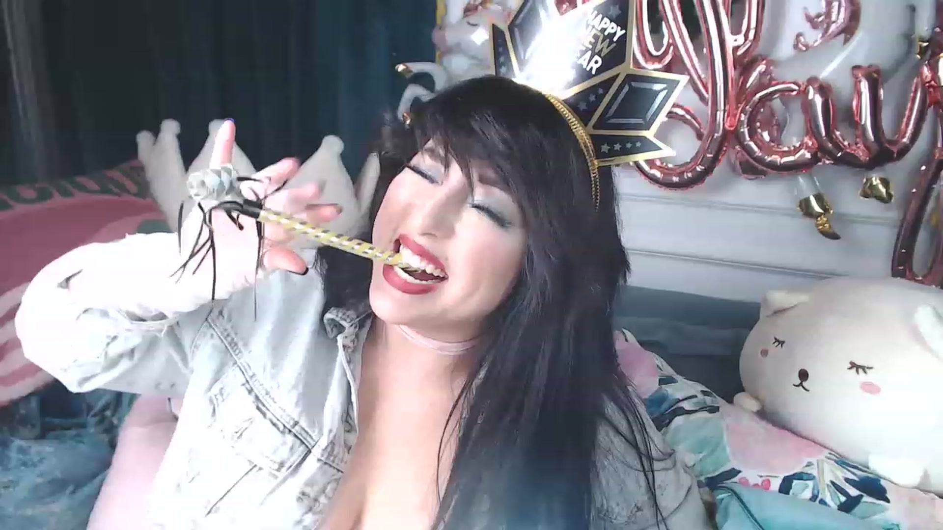 Gallery image thumbnail from MaddyWinters's myfreecams stream on, 01/01/2023, 08:26 image 19 of 20