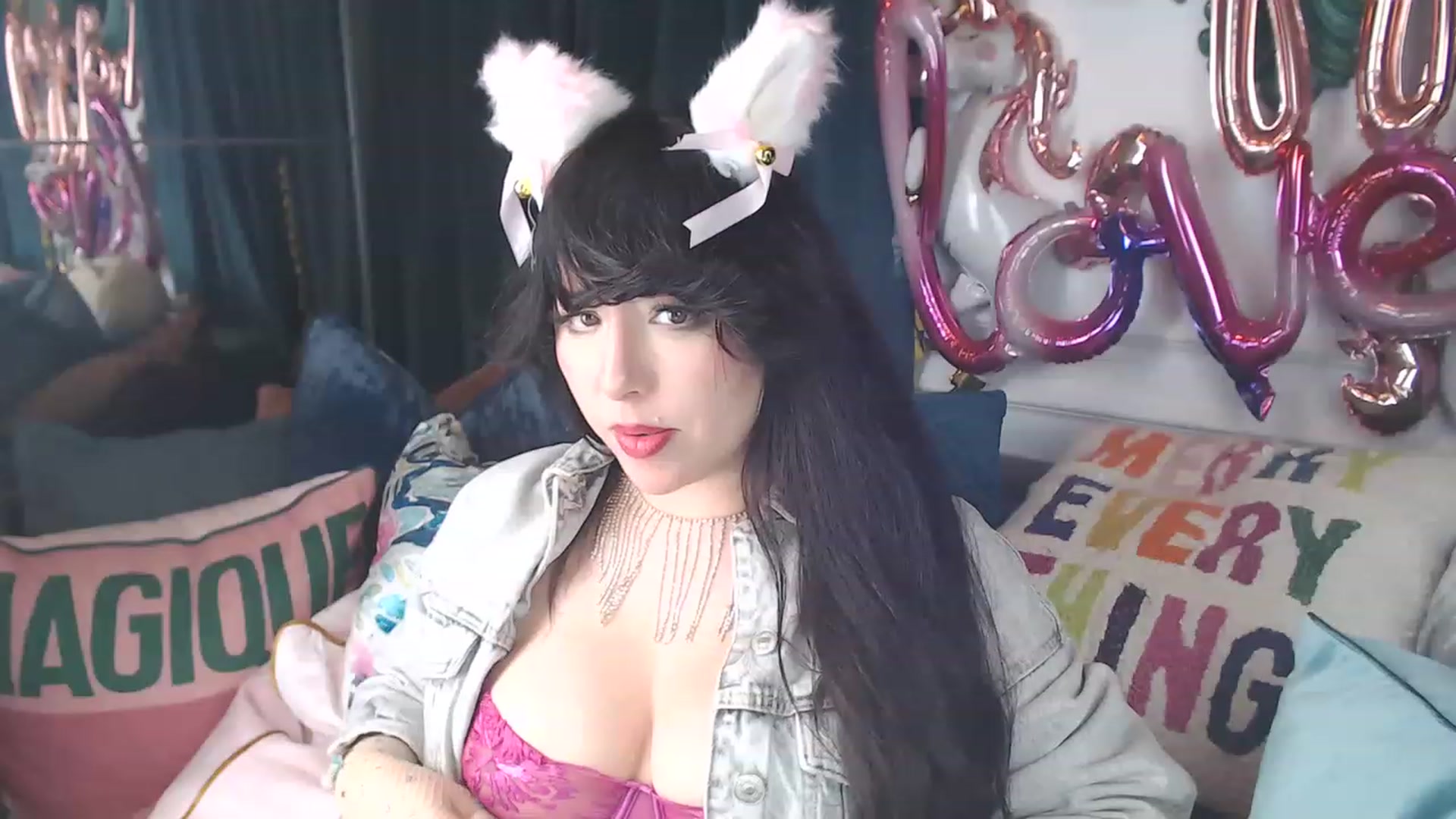 Gallery image thumbnail from MaddyWinters's myfreecams stream on, 03/06/2023, 09:53 image 3 of 20