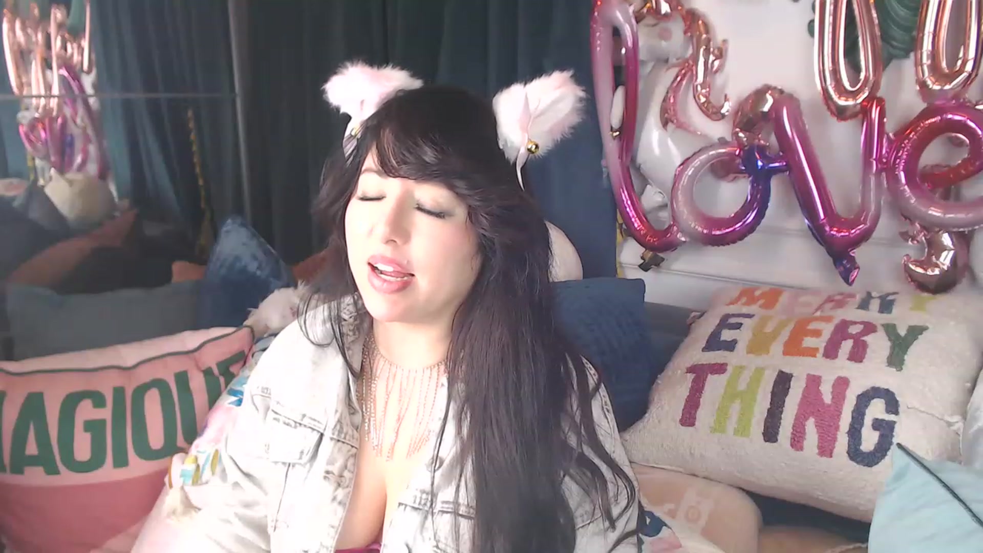 Gallery image thumbnail from MaddyWinters's myfreecams stream on, 03/06/2023, 14:01 image 11 of 20