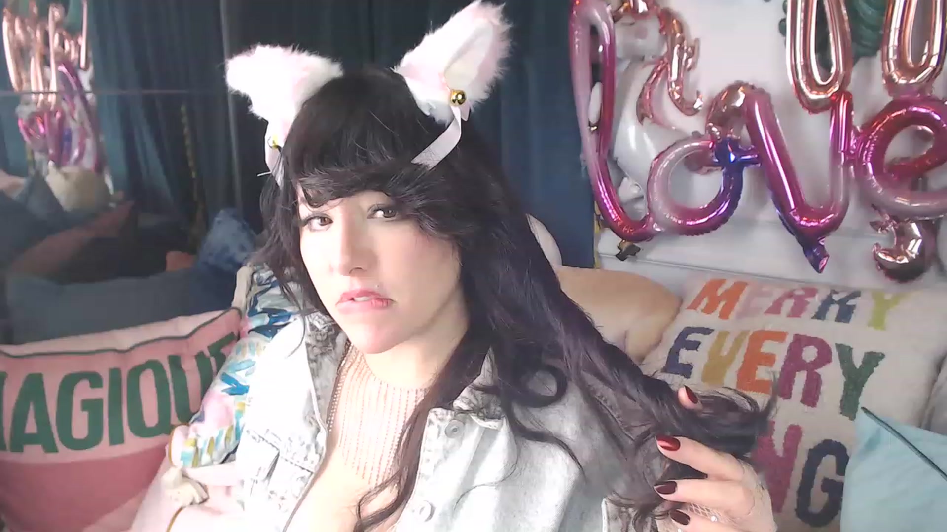 Gallery image thumbnail from MaddyWinters's myfreecams stream on, 03/06/2023, 14:01 image 2 of 20