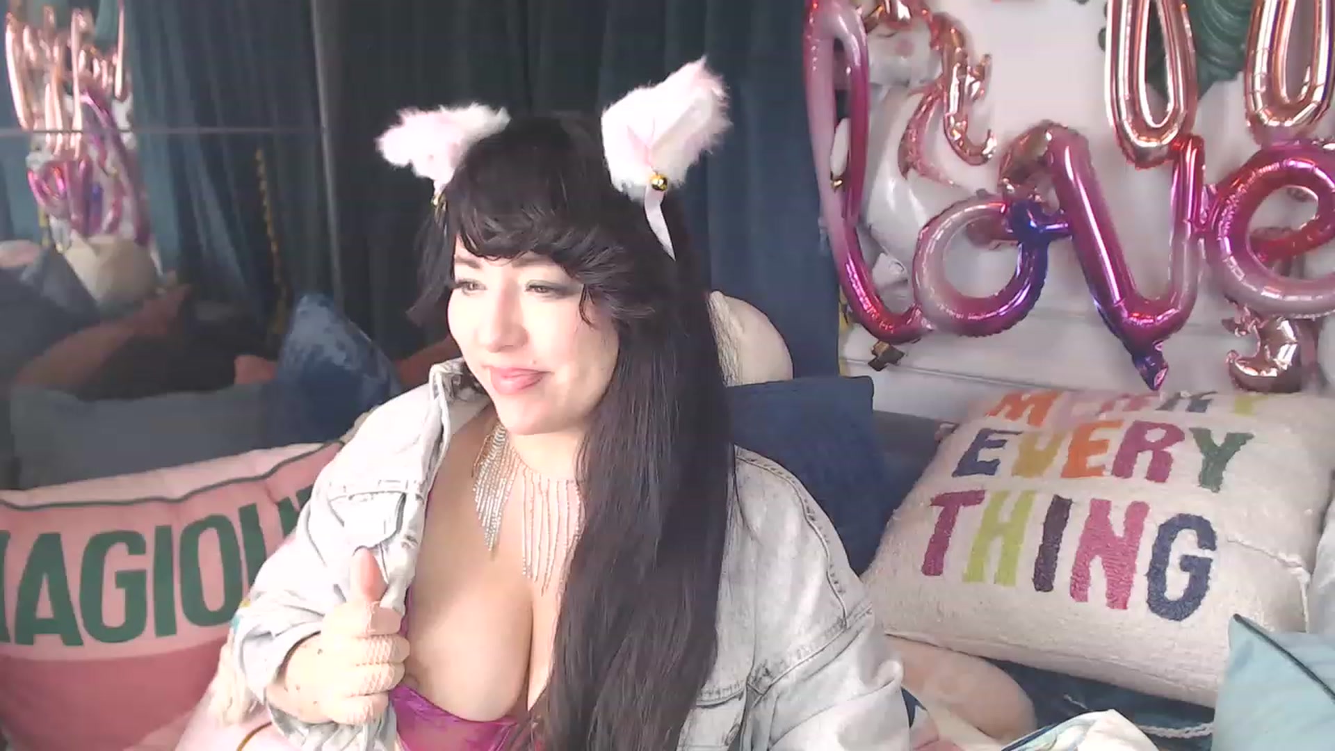 Gallery image thumbnail from MaddyWinters's myfreecams stream on, 03/06/2023, 14:01 image 19 of 20