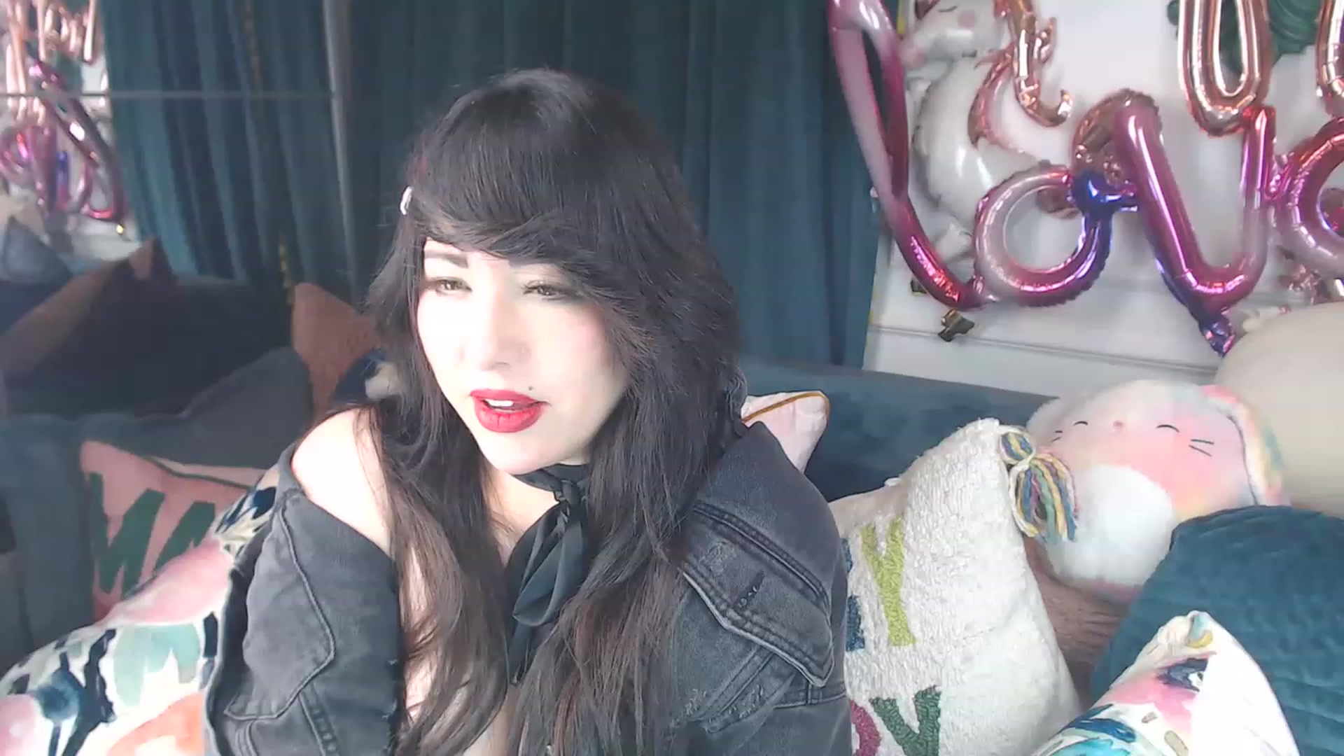 Gallery image thumbnail from MaddyWinters's myfreecams stream on, 03/14/2023, 12:39 image 10 of 20