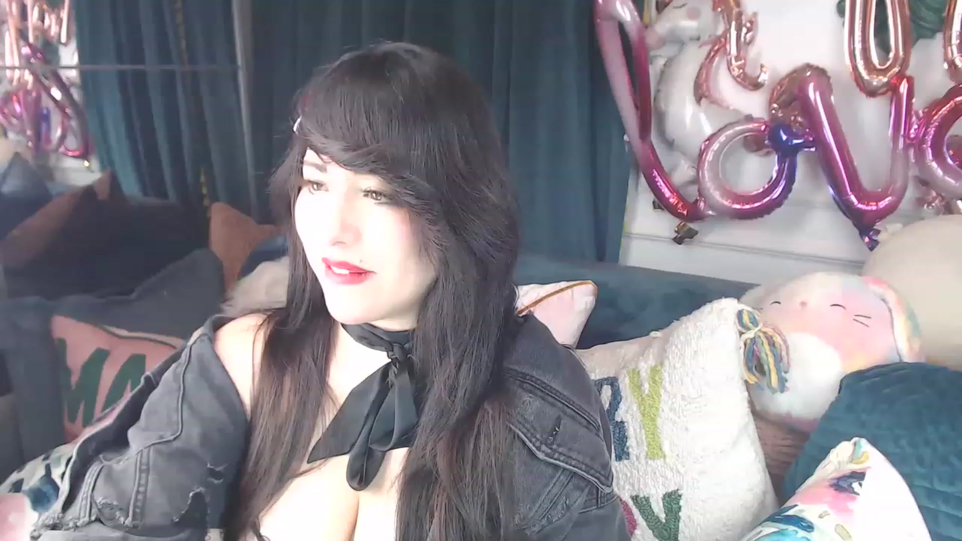 Gallery image thumbnail from MaddyWinters's myfreecams stream on, 03/14/2023, 12:39 image 9 of 20