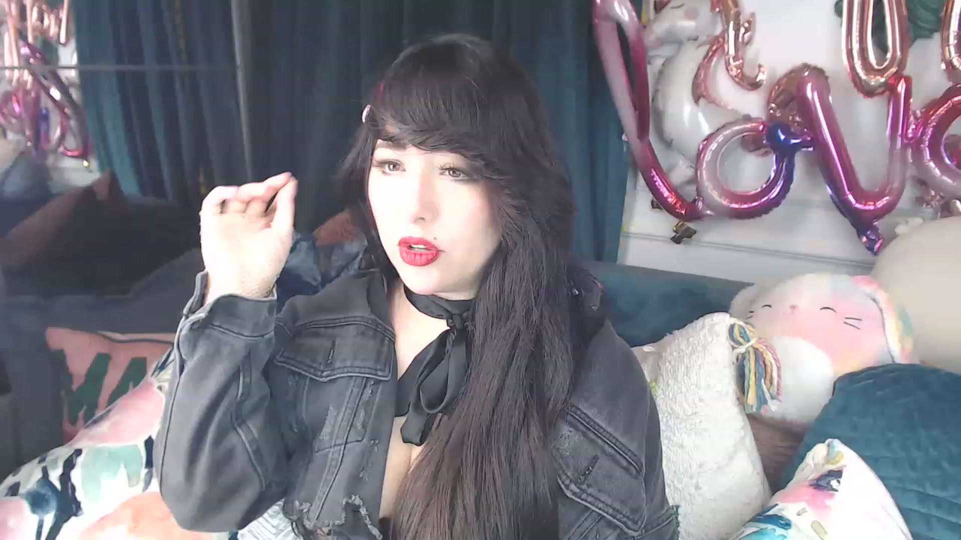Gallery image thumbnail from MaddyWinters's myfreecams stream on, 03/14/2023, 12:39 image 17 of 20