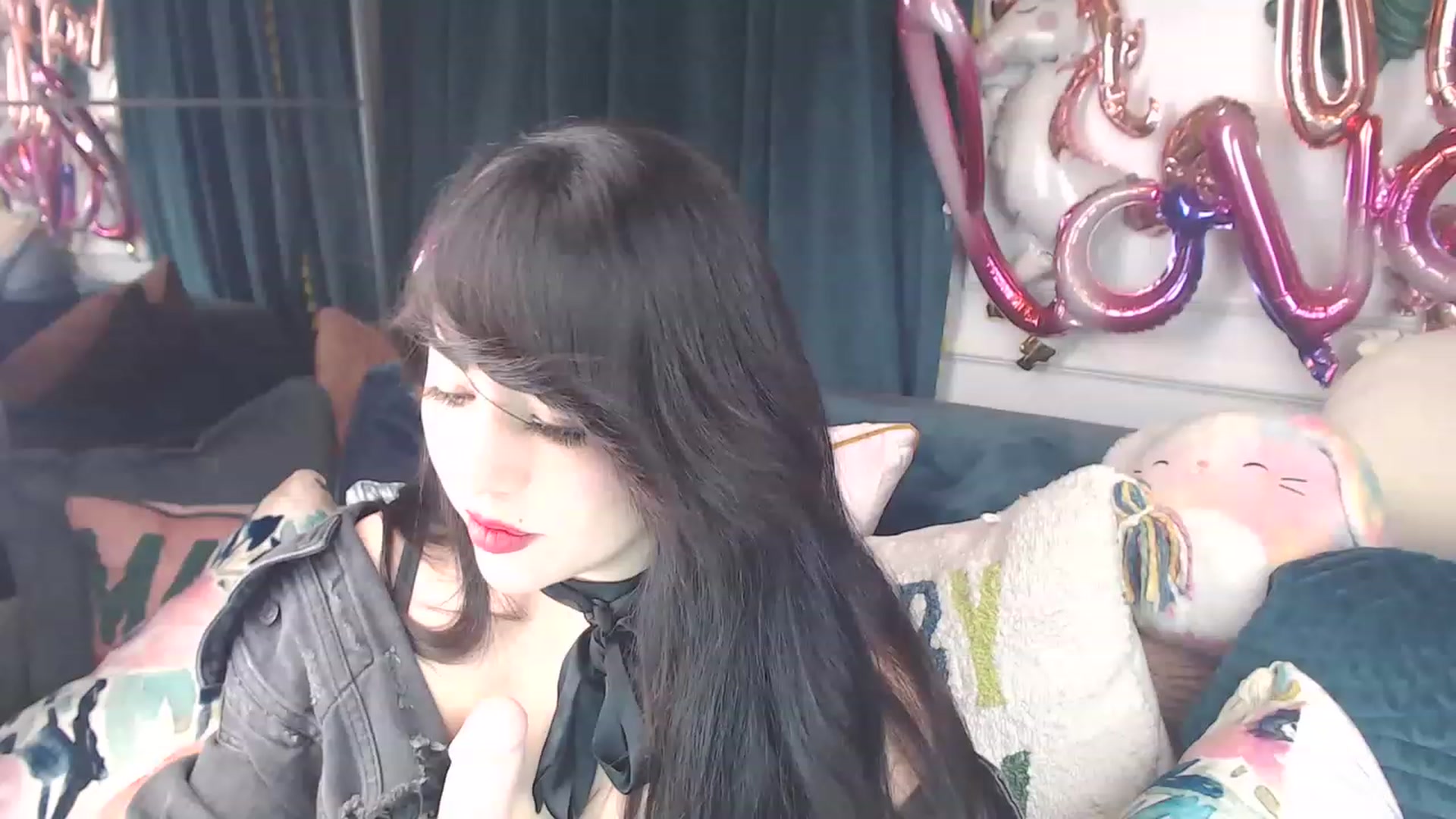 Gallery image thumbnail from MaddyWinters's myfreecams stream on, 03/14/2023, 13:18 image 9 of 20