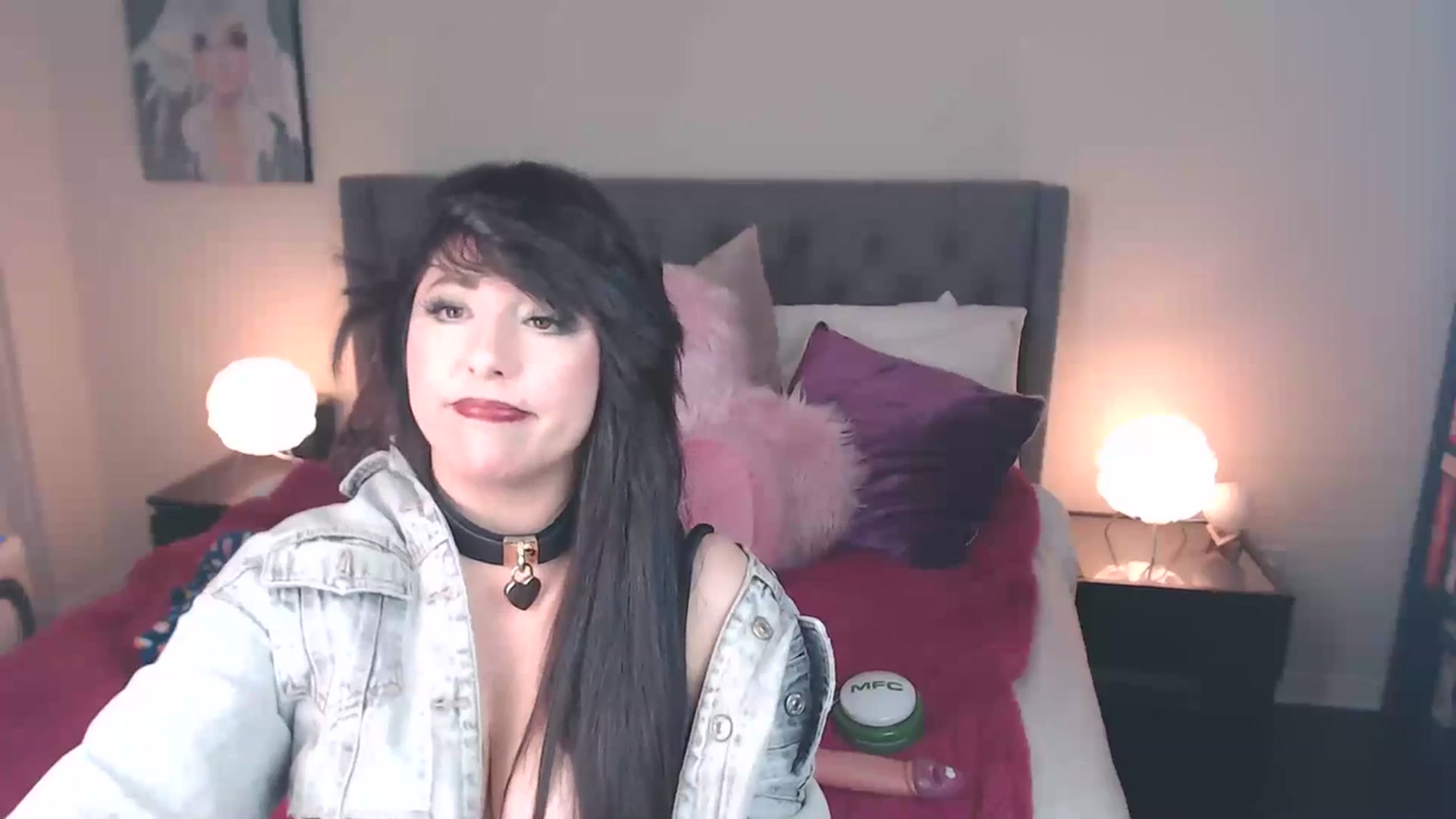 Gallery image thumbnail from MaddyWinters's myfreecams stream on, 06/18/2023, 12:31 image 5 of 20