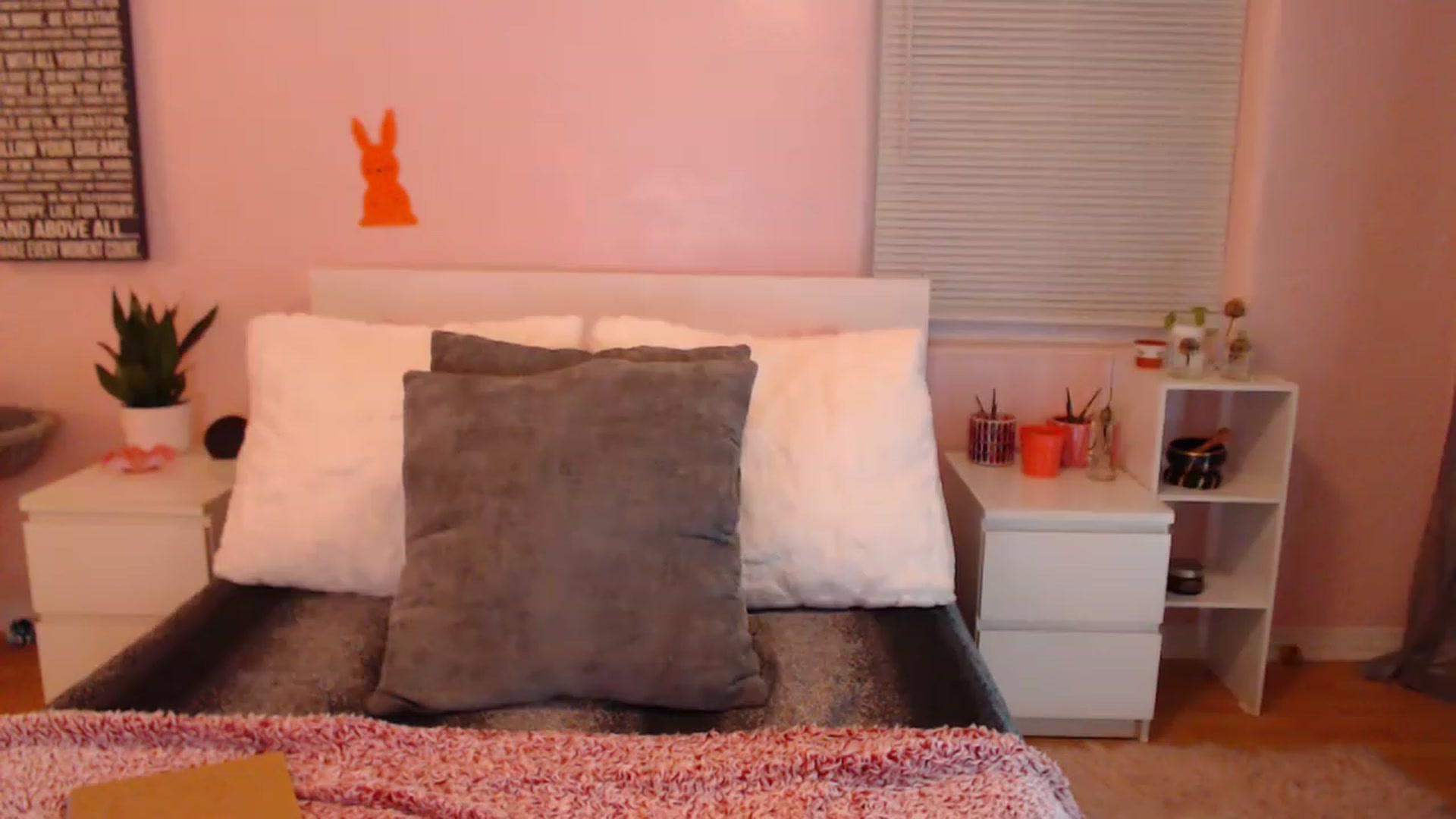Gallery image thumbnail from Maddz_Jo's myfreecams stream on, 04/09/2023, 04:34 image 19 of 20