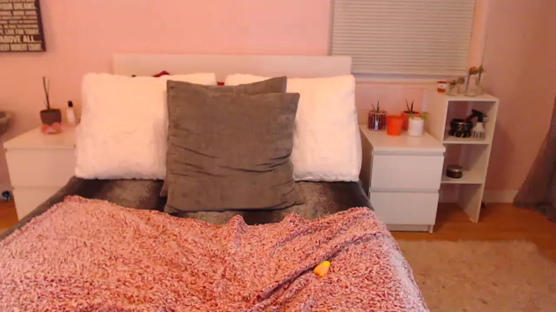 Gallery image thumbnail from Maddz_Jo's myfreecams stream on, 04/14/2023, 06:53 image 20 of 20
