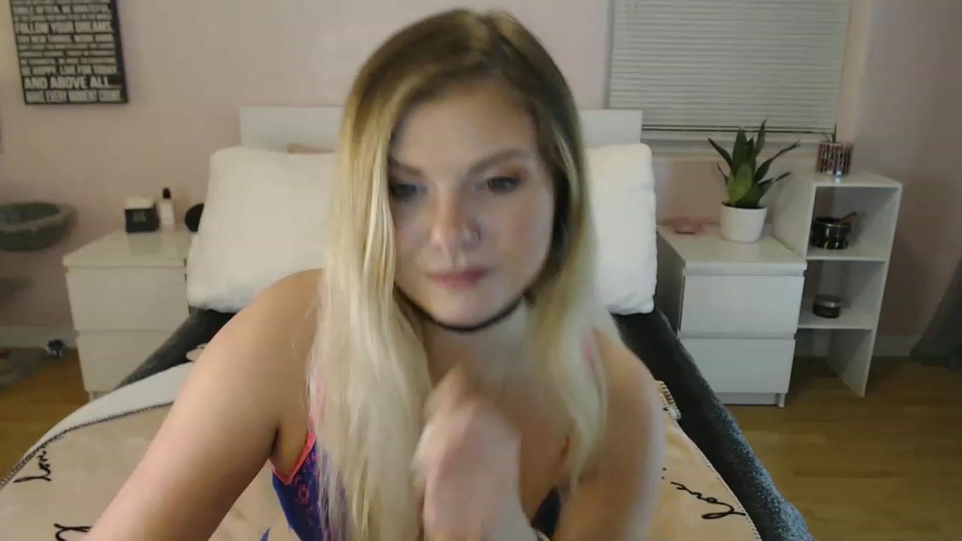Gallery image thumbnail from Maddz_Jo's myfreecams stream on, 04/29/2023, 04:41 image 13 of 20