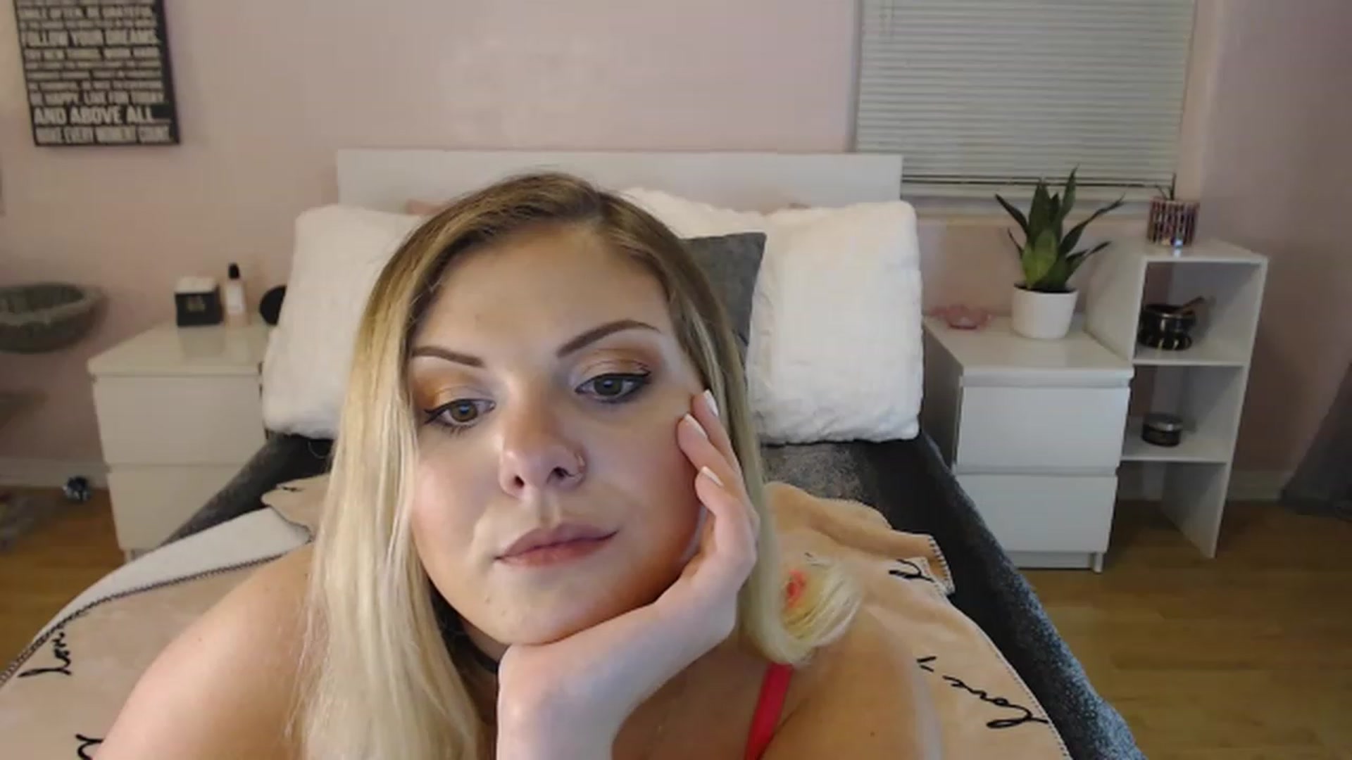 Gallery image thumbnail from Maddz_Jo's myfreecams stream on, 04/29/2023, 04:41 image 20 of 20