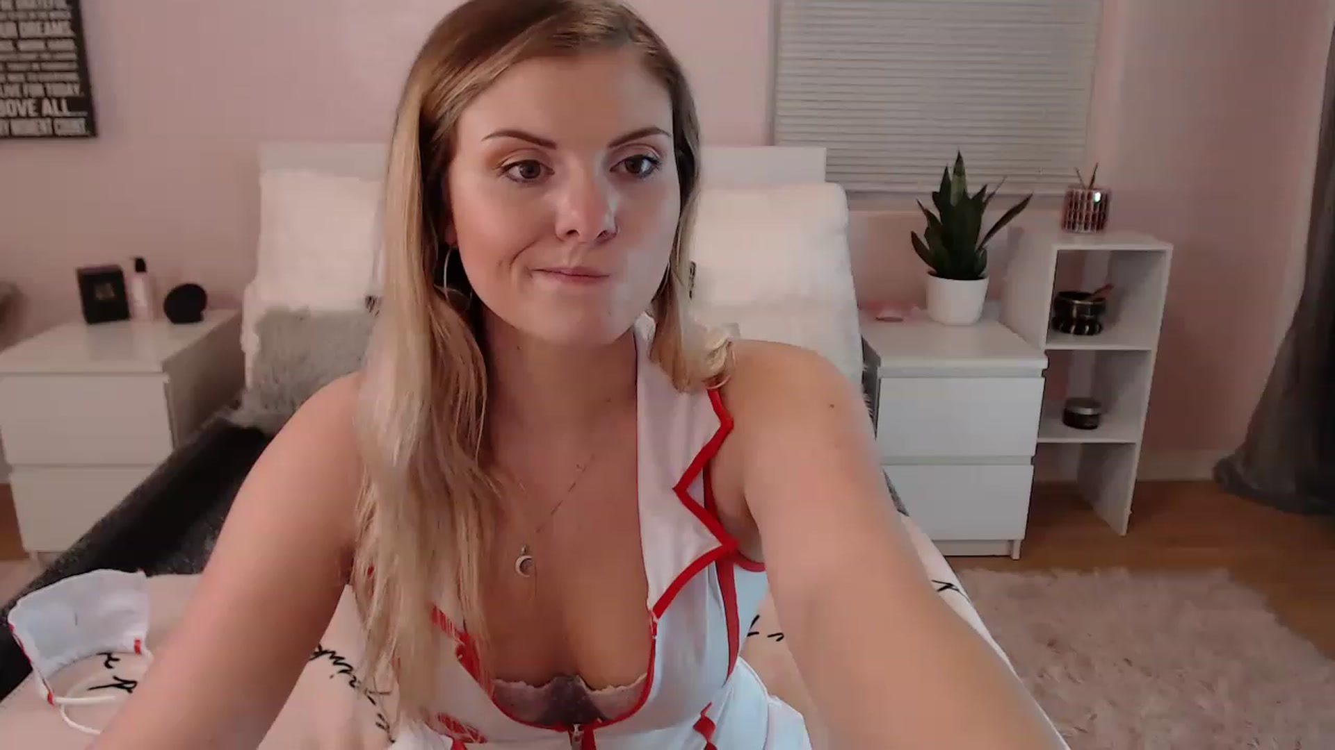 Gallery image thumbnail from Maddz_Jo's myfreecams stream on, 05/11/2023, 06:51 image 9 of 20