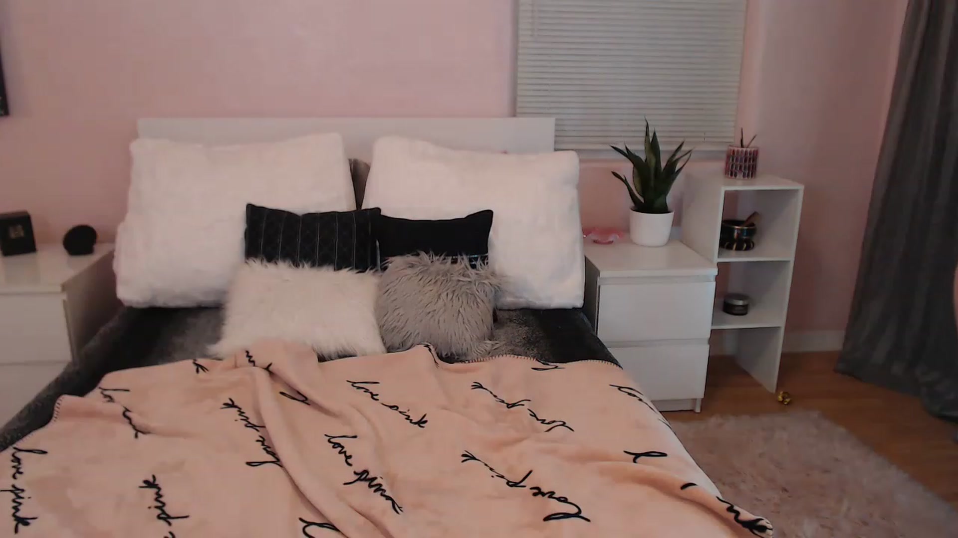 Gallery image thumbnail from Maddz_Jo's myfreecams stream on, 05/13/2023, 04:46 image 20 of 20