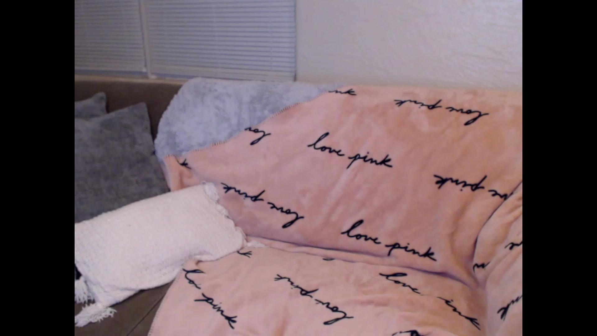 Gallery image thumbnail from Maddz_Jo's myfreecams stream on, 05/27/2023, 07:16 image 7 of 20