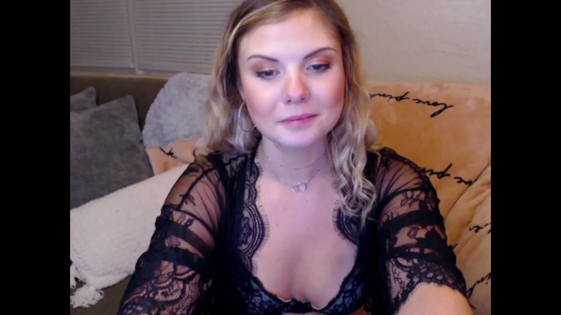 Gallery image thumbnail from Maddz_Jo's myfreecams stream on, 05/27/2023, 07:16 image 12 of 20