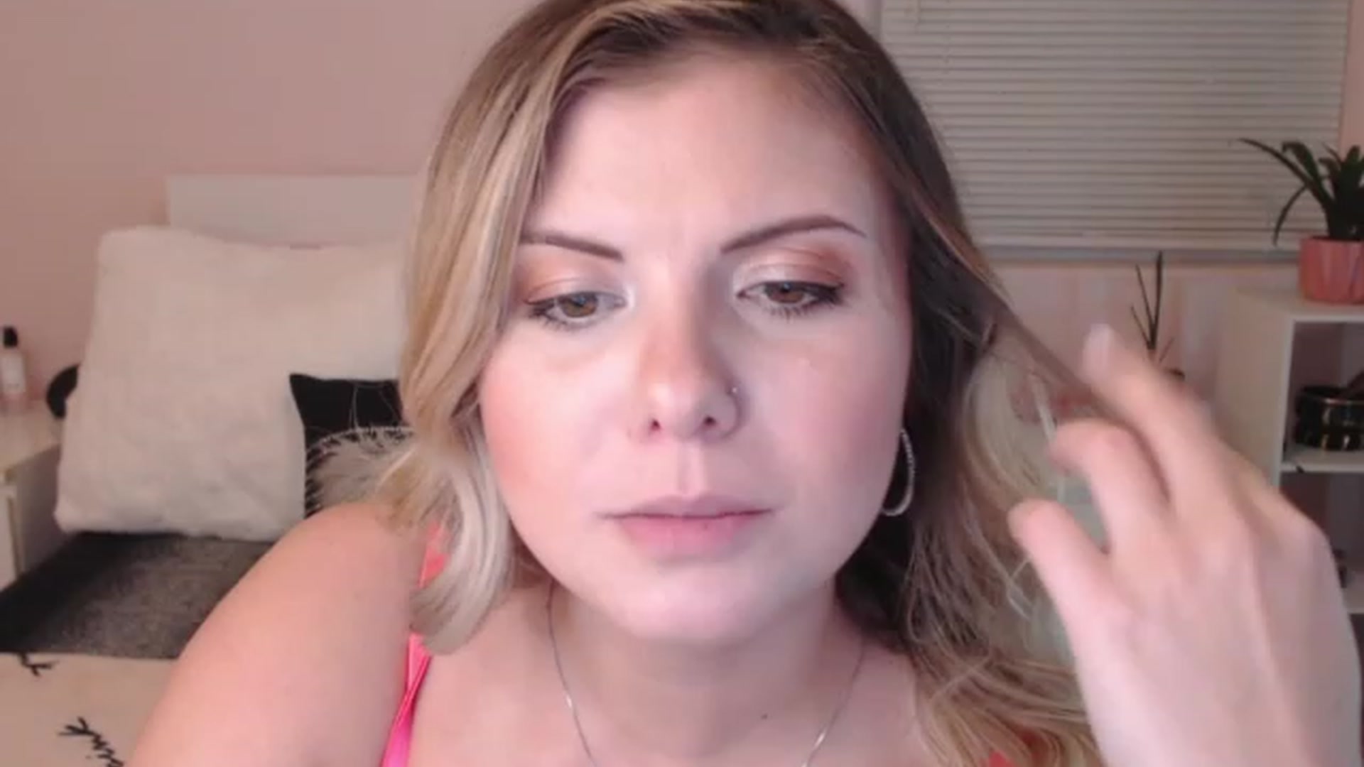 Gallery image thumbnail from Maddz_Jo's myfreecams stream on, 06/03/2023, 03:58 image 19 of 20