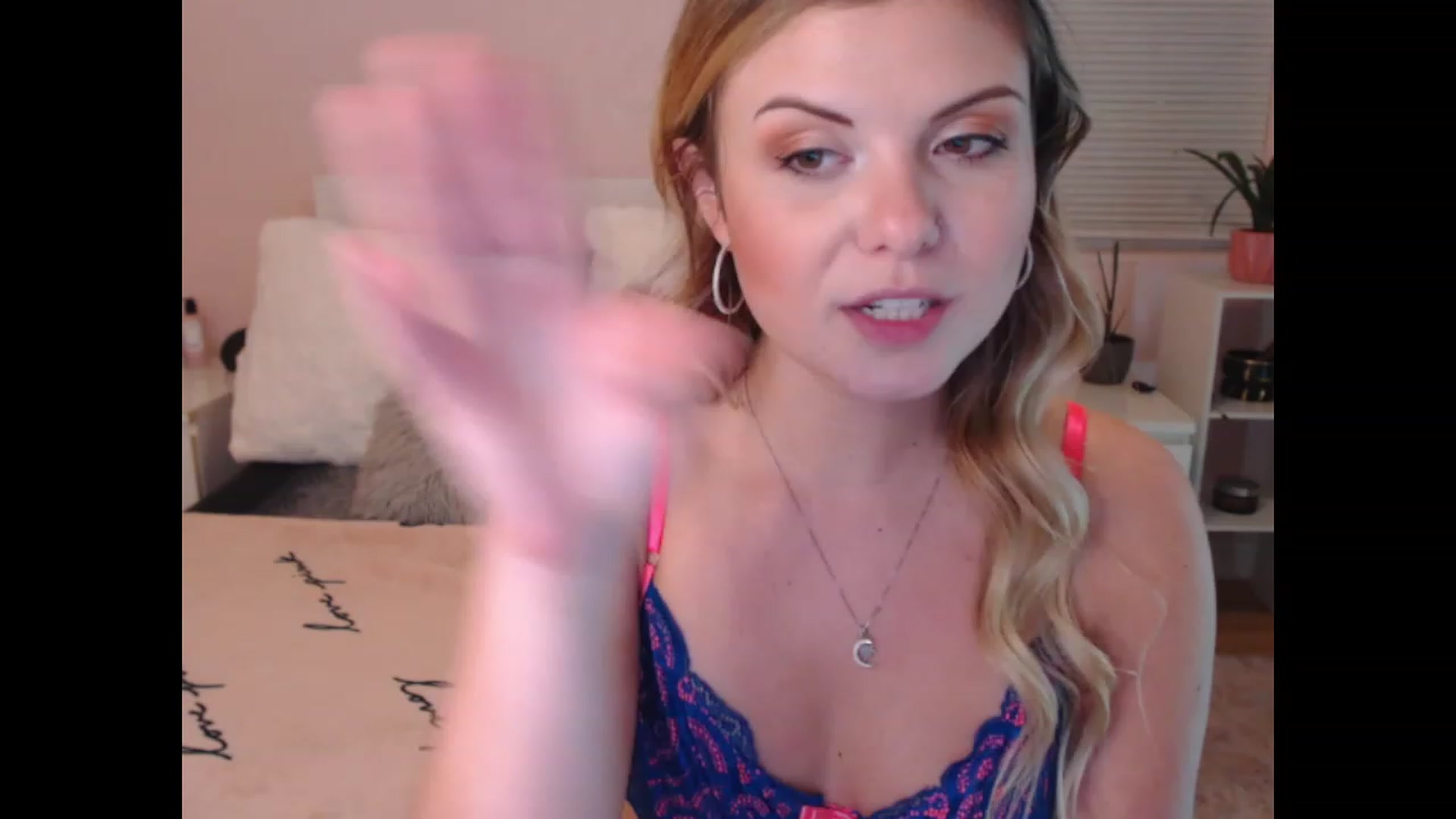 Gallery image thumbnail from Maddz_Jo's myfreecams stream on, 06/03/2023, 06:35 image 1 of 20