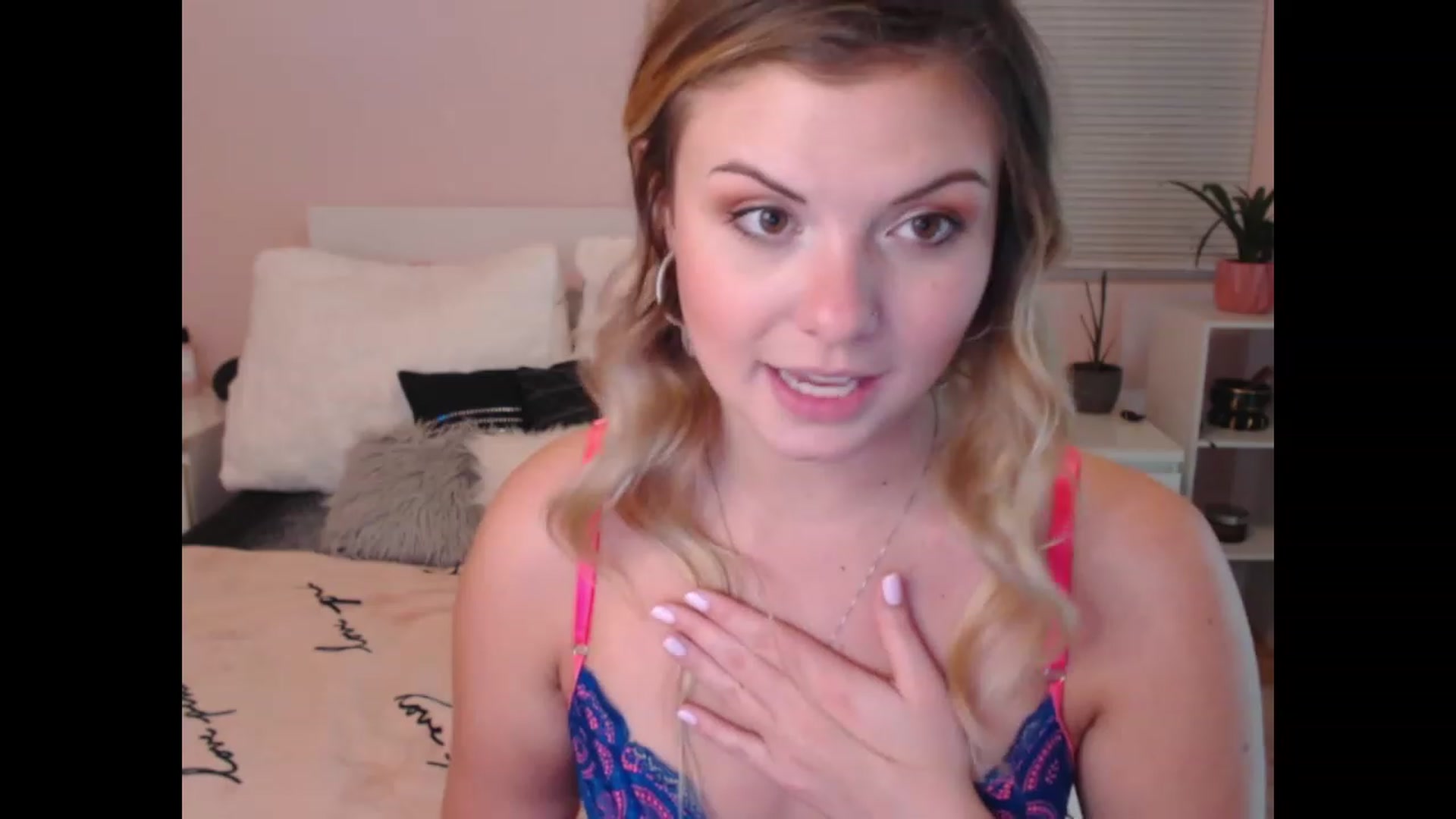 Gallery image thumbnail from Maddz_Jo's myfreecams stream on, 06/03/2023, 06:35 image 12 of 20