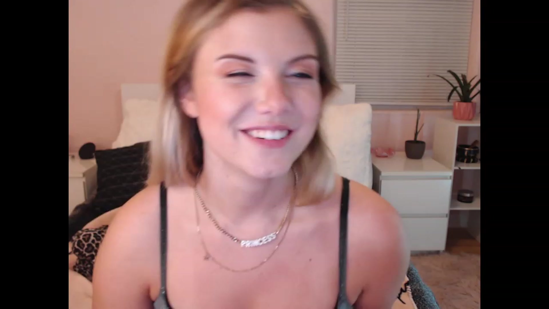 Gallery image thumbnail from Maddz_Jo's myfreecams stream on, 06/08/2023, 05:49 image 9 of 20