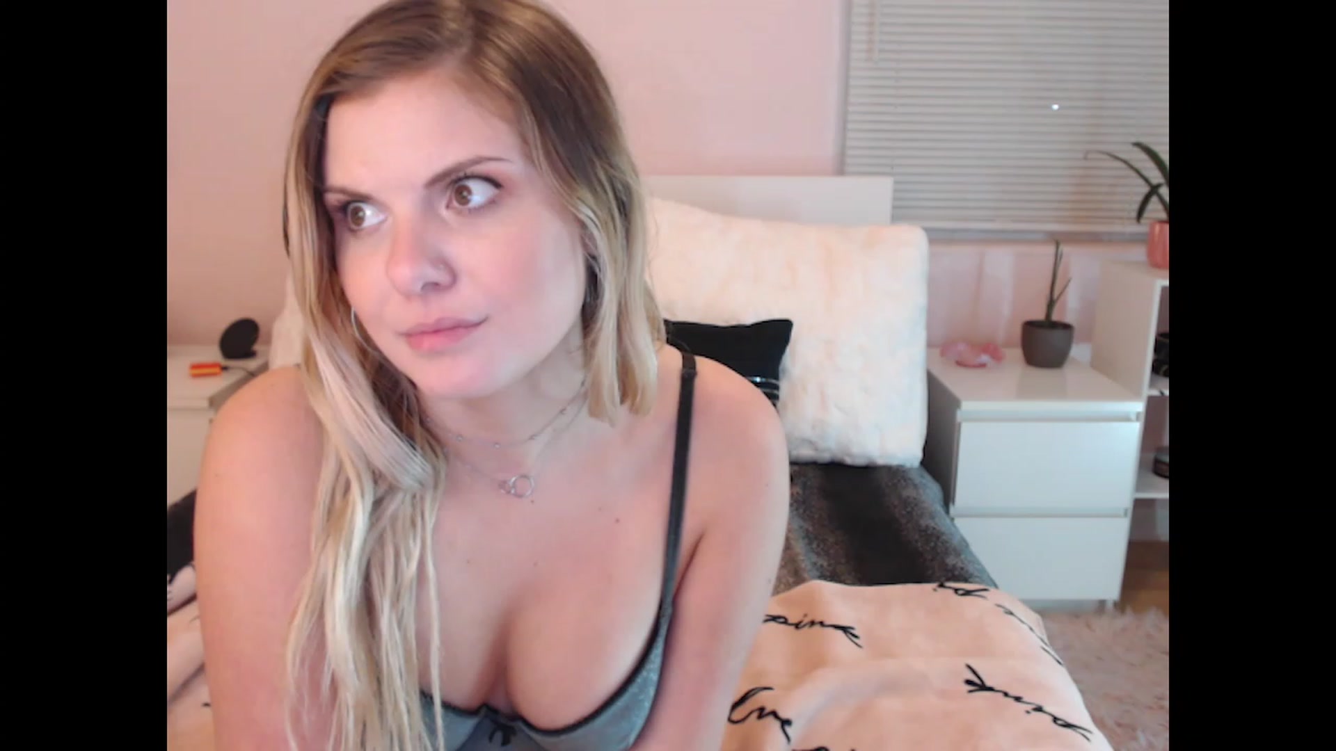 Gallery image thumbnail from Maddz_Jo's myfreecams stream on, 06/10/2023, 08:18 image 1 of 20