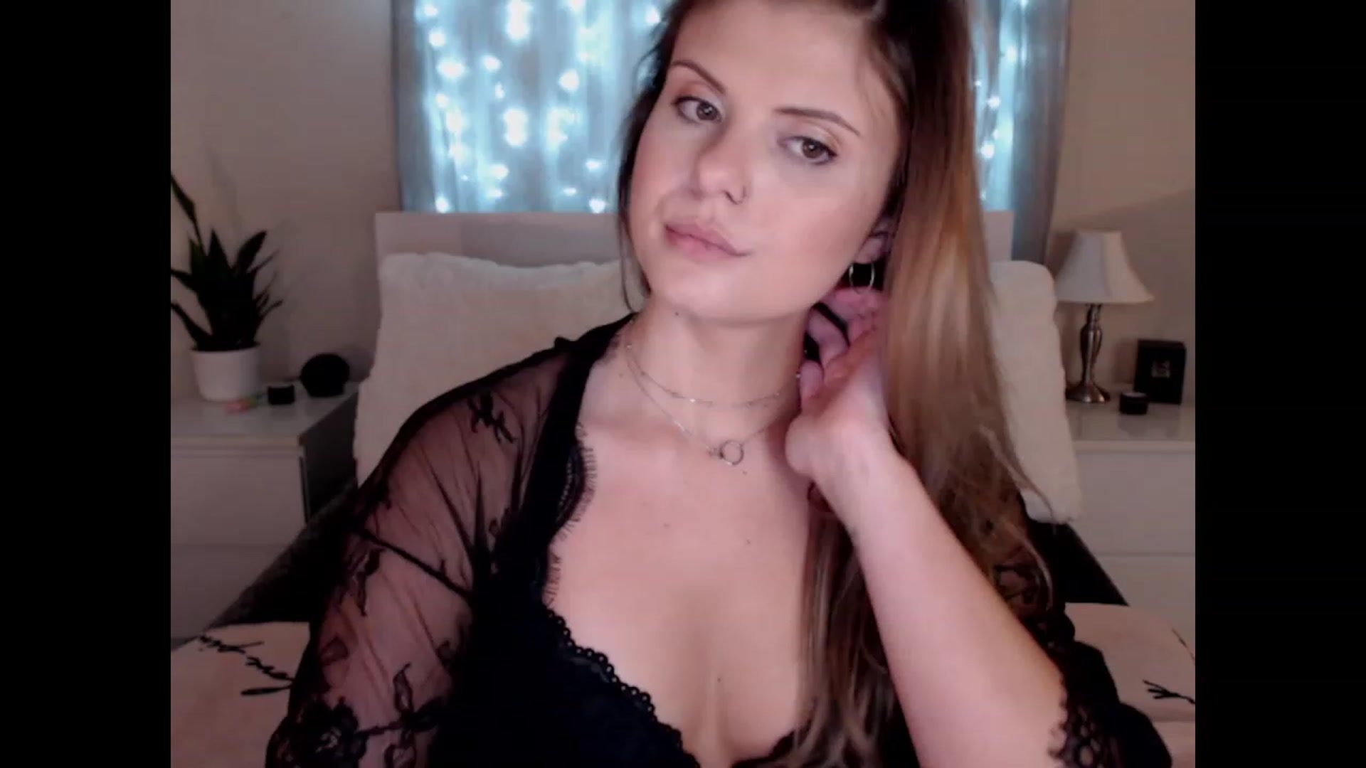 Gallery image thumbnail from Maddz_Jo's myfreecams stream on, 08/20/2023, 04:52 image 5 of 20